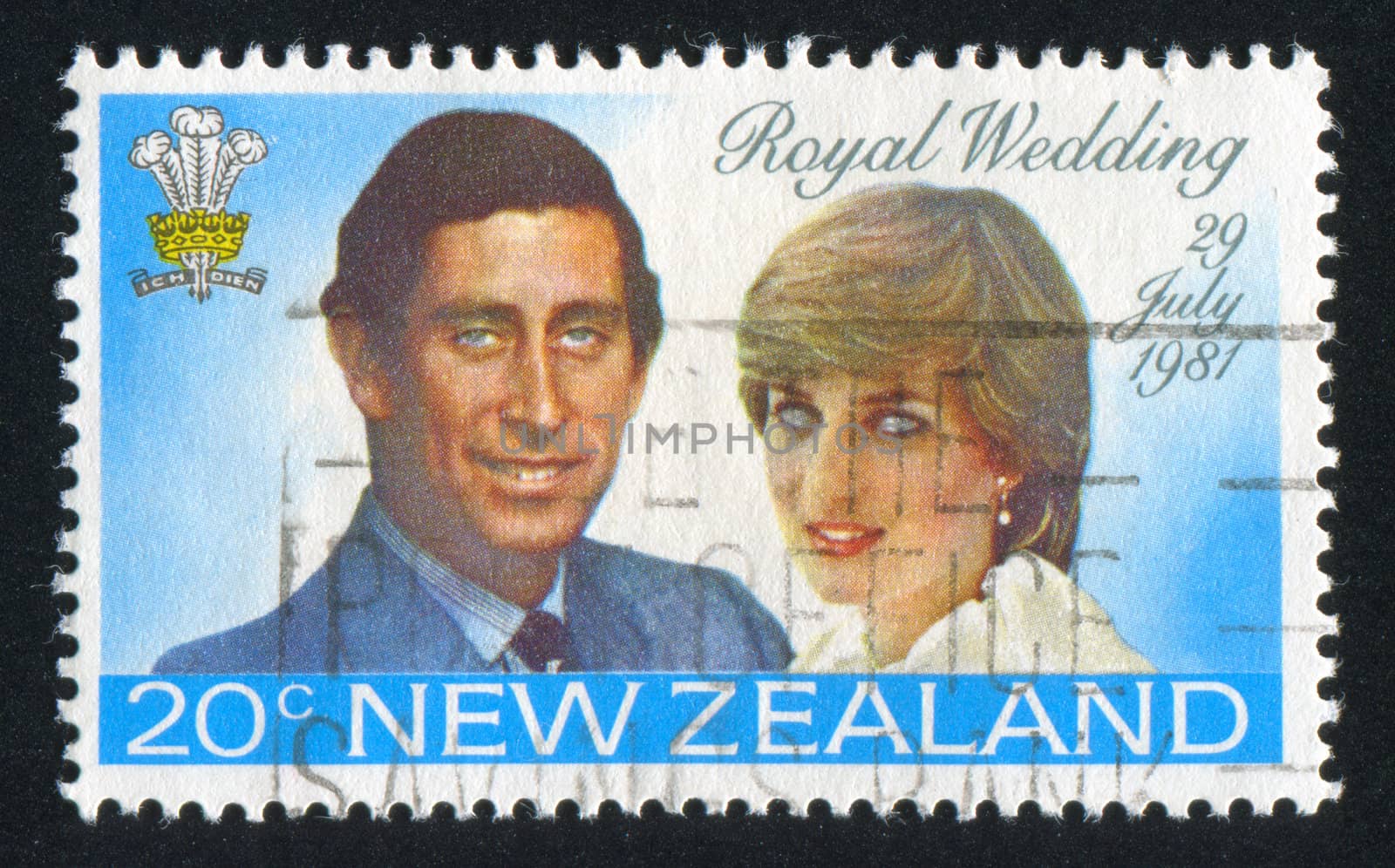 NEW ZEALAND - CIRCA 1981: stamp printed by New Zealand, shows Prince Charles and Lady Diana, circa 1981