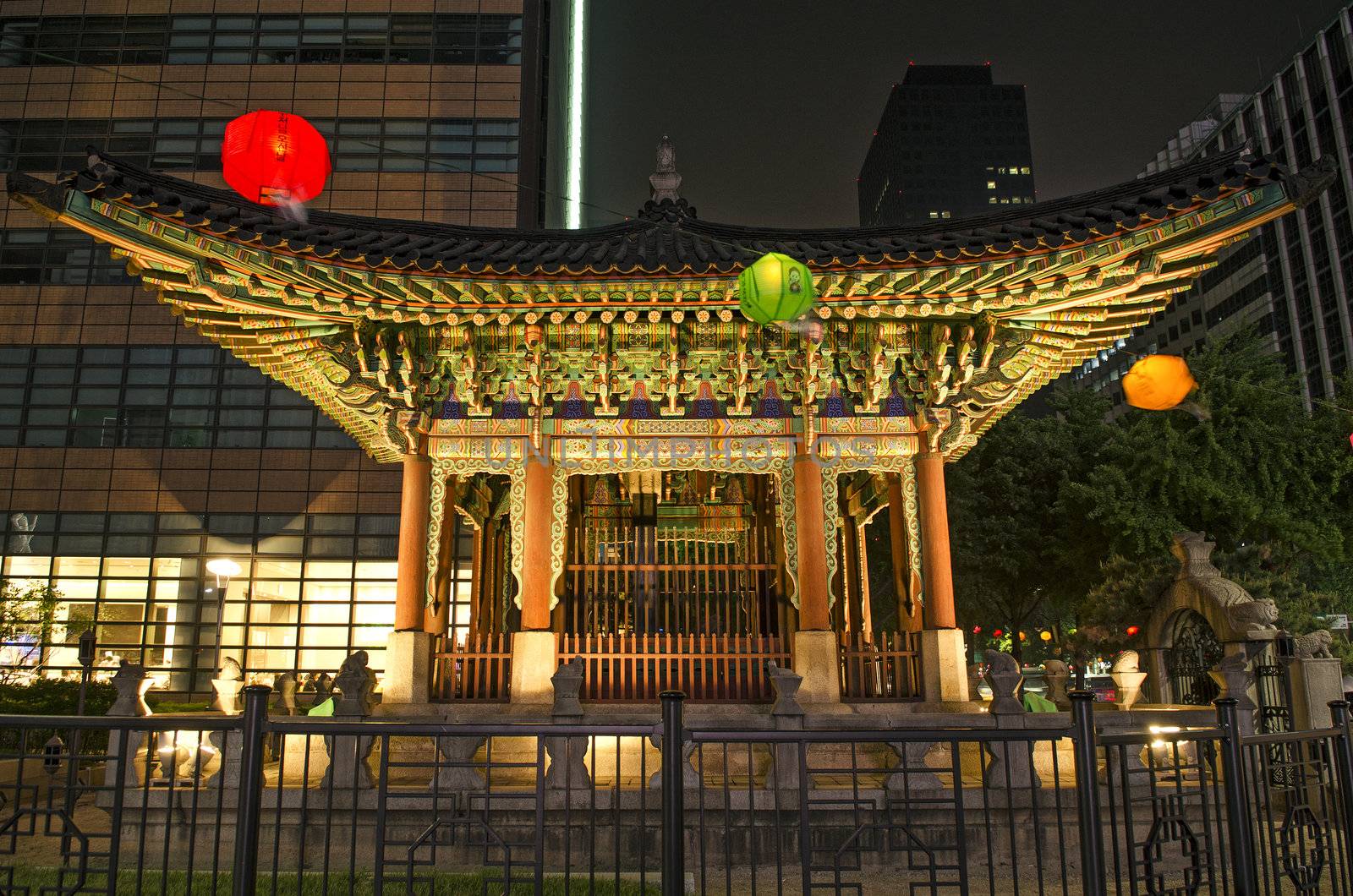 temple in central seoul south korea by jackmalipan