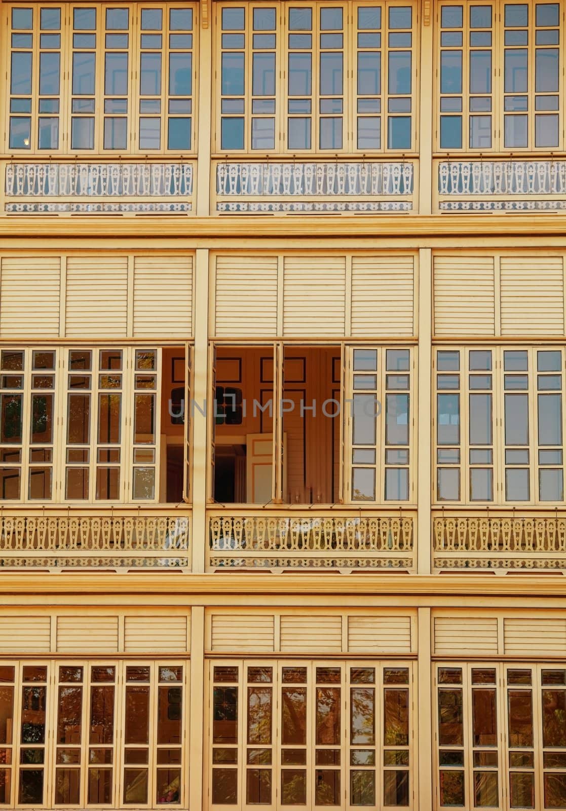 Residential wood window