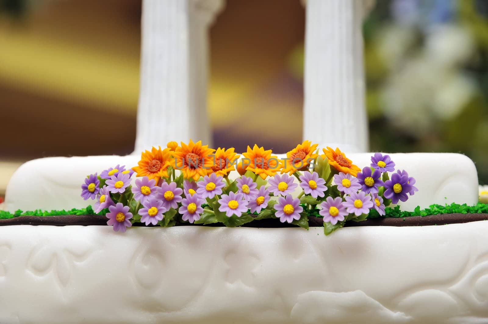 Flowers cake decoration