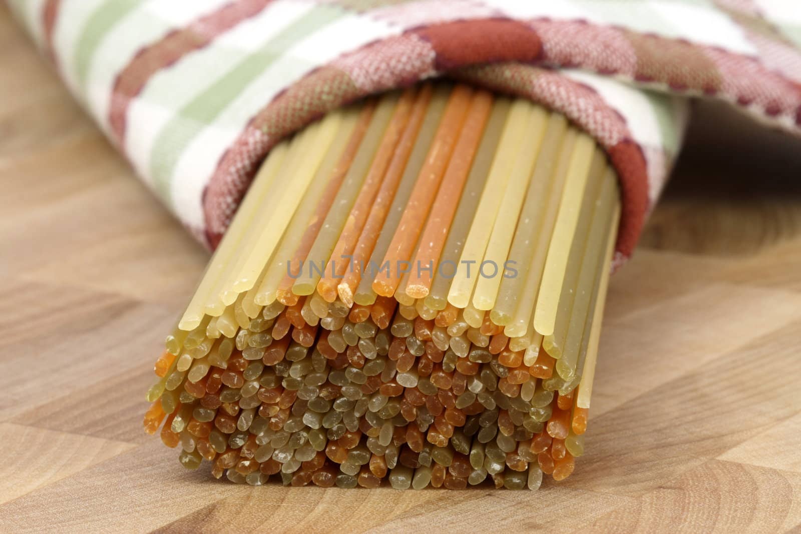 raw colorful spaghetti  by tacar