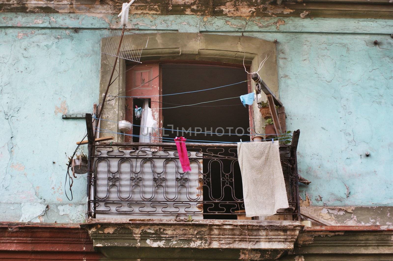 Typical old distroyed balcony in Old Havane