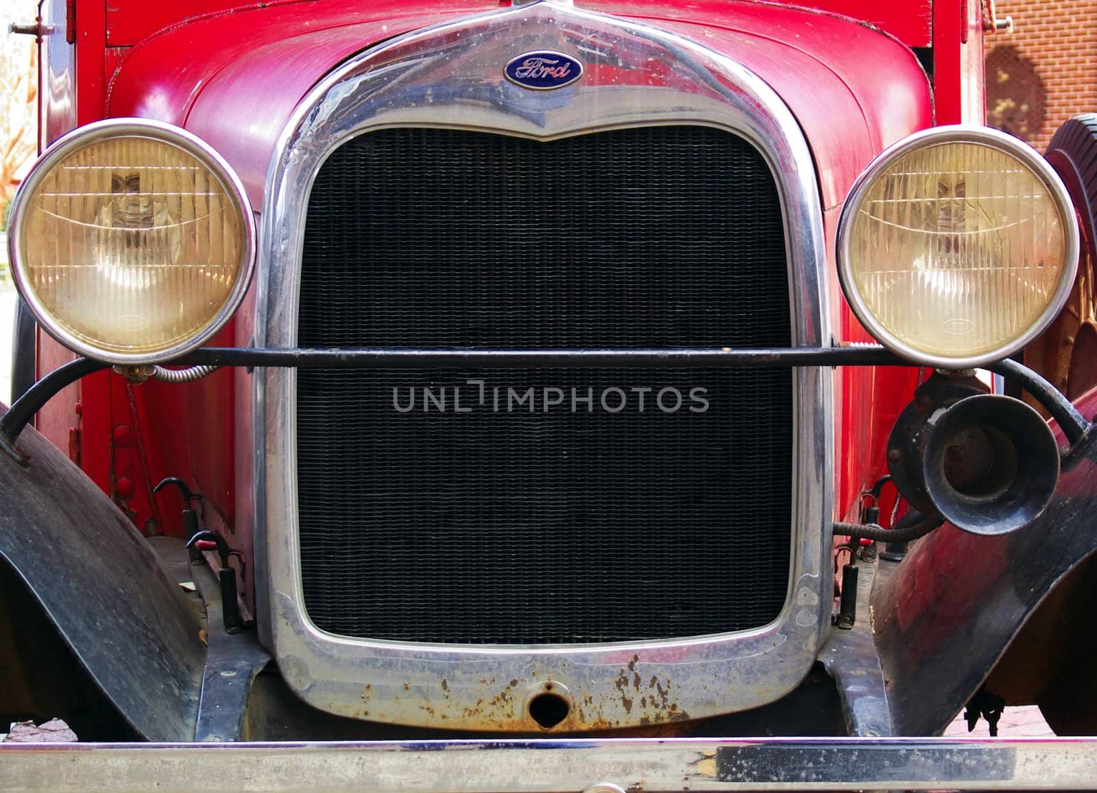The front of a old automobile