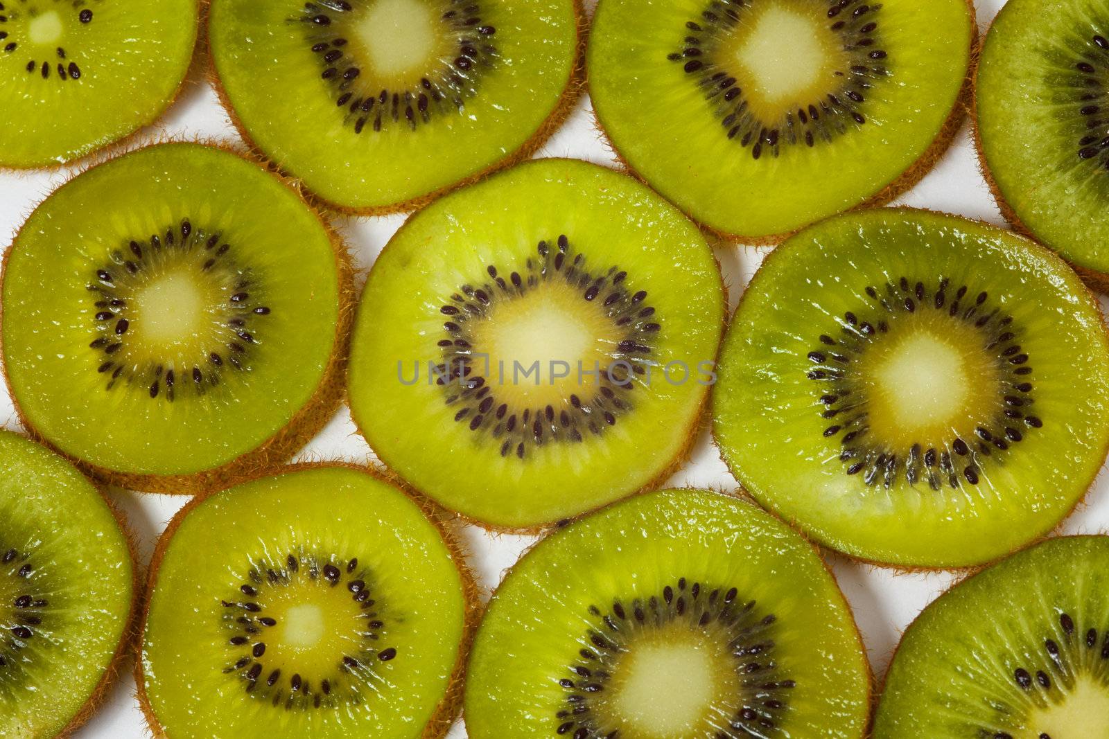 pattern made of kiwi slices by anelina