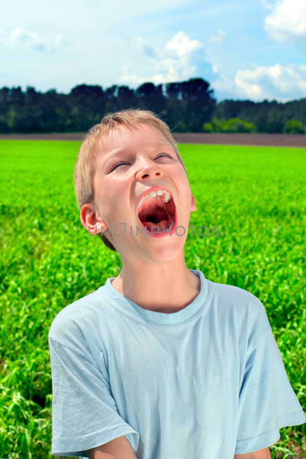 screaming boy by sabphoto