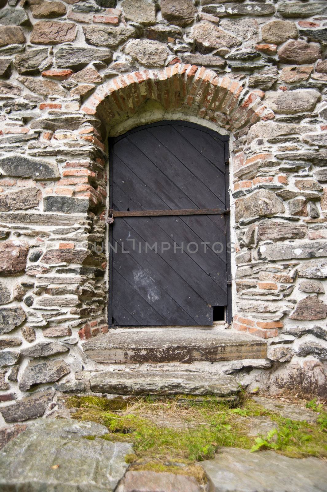 Natural stone masonry