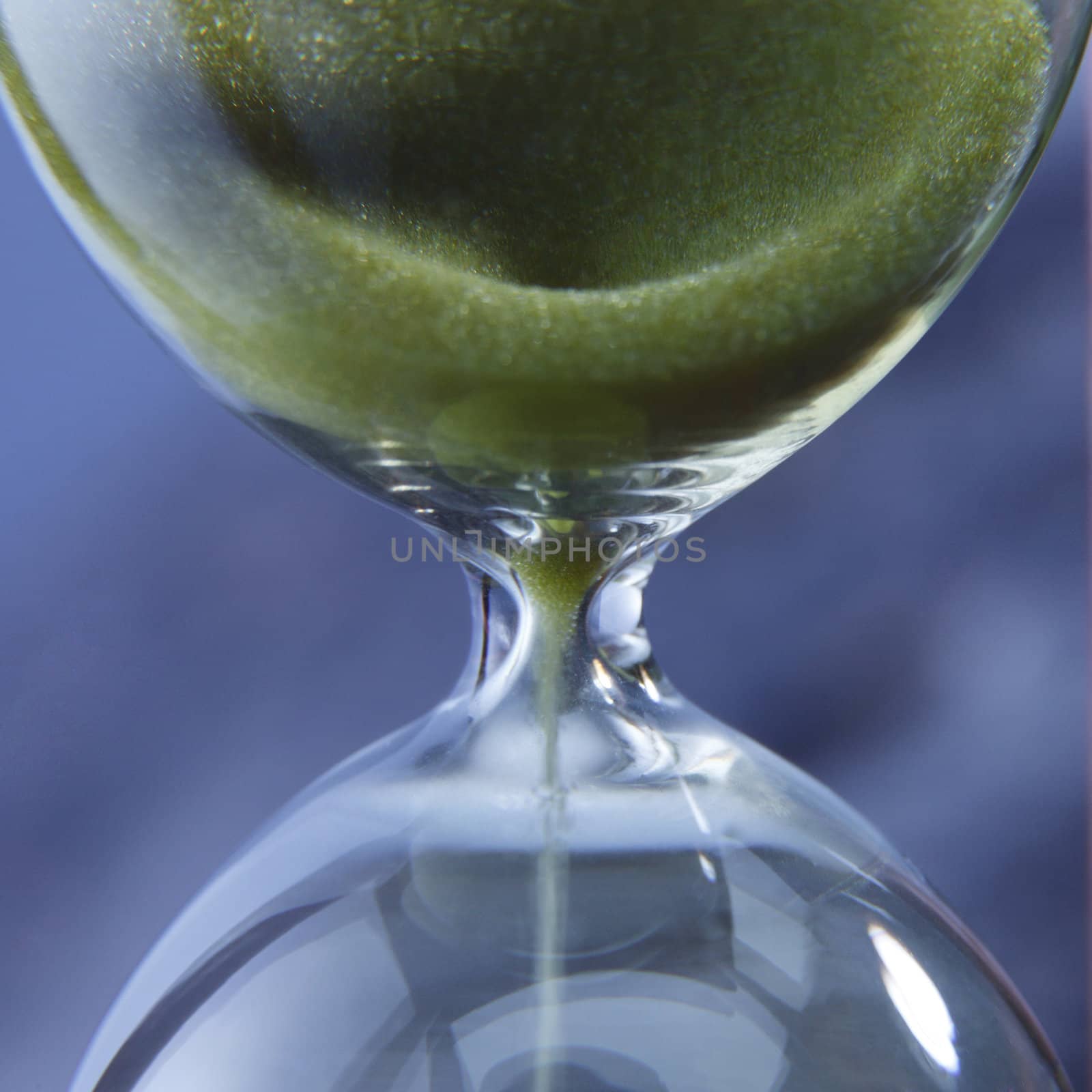 hour glass by eskaylim
