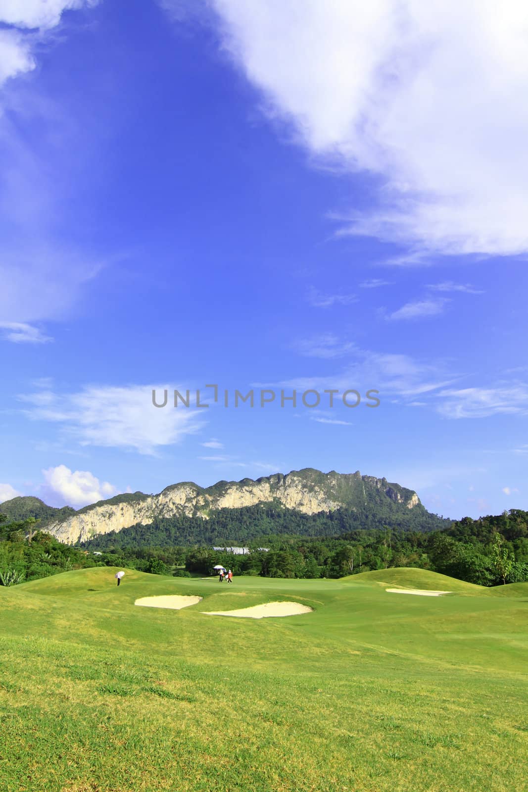 Beautiful golf course. 
 by rufous