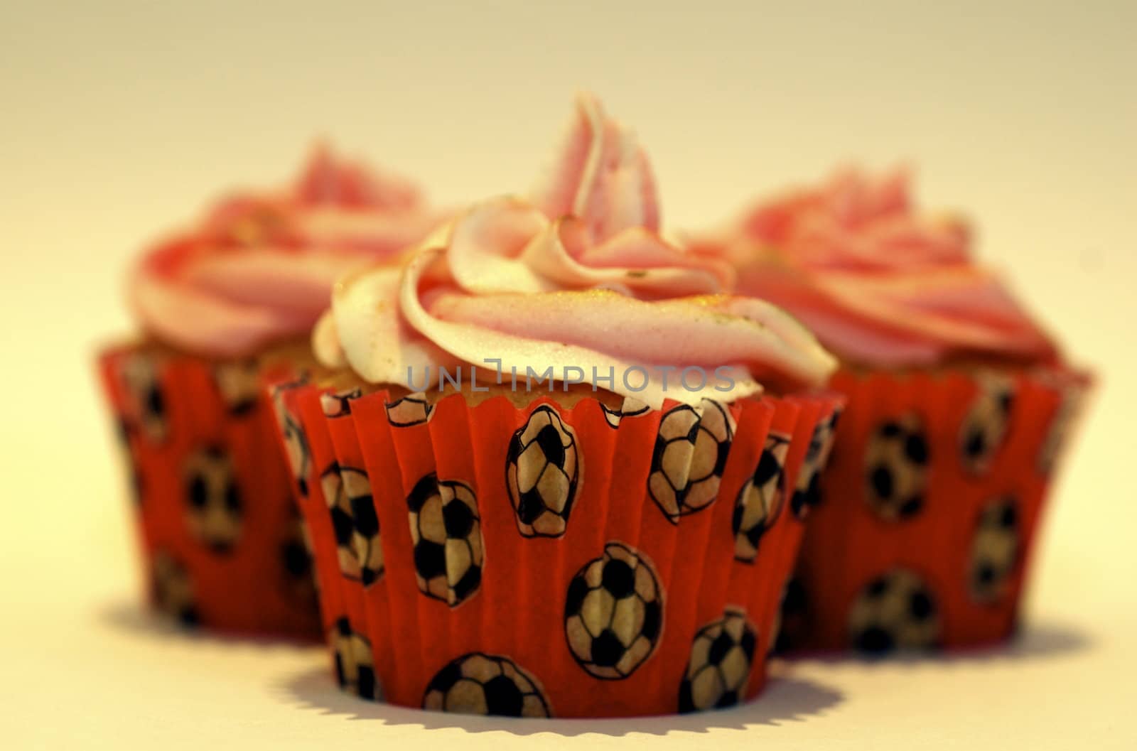 Cup Cakes Pink Frosting by PrincessToula