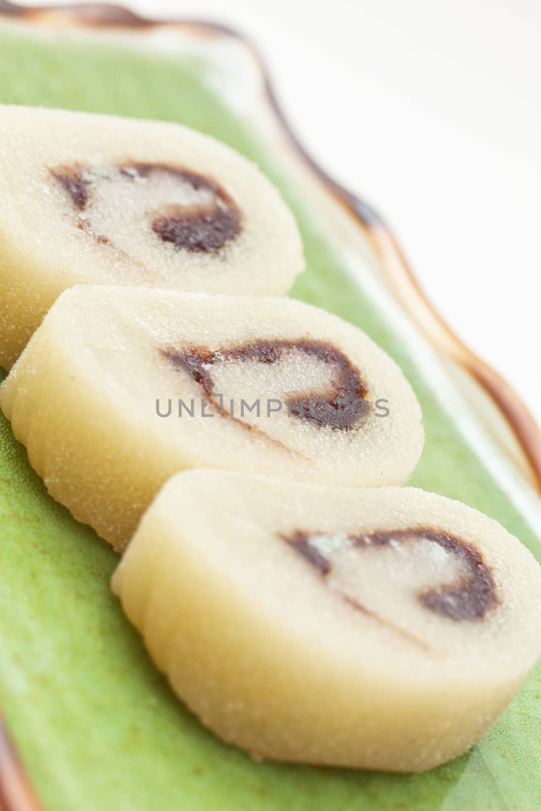 Banana roll on dishes by kawing921