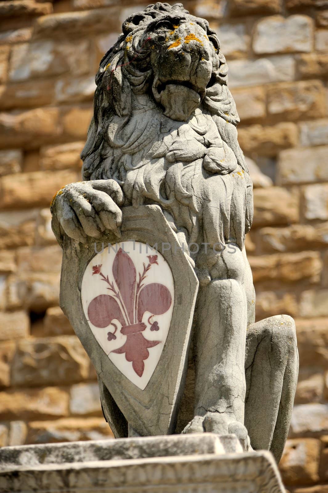 A mirable sculputure in the italian open air of Tuscany