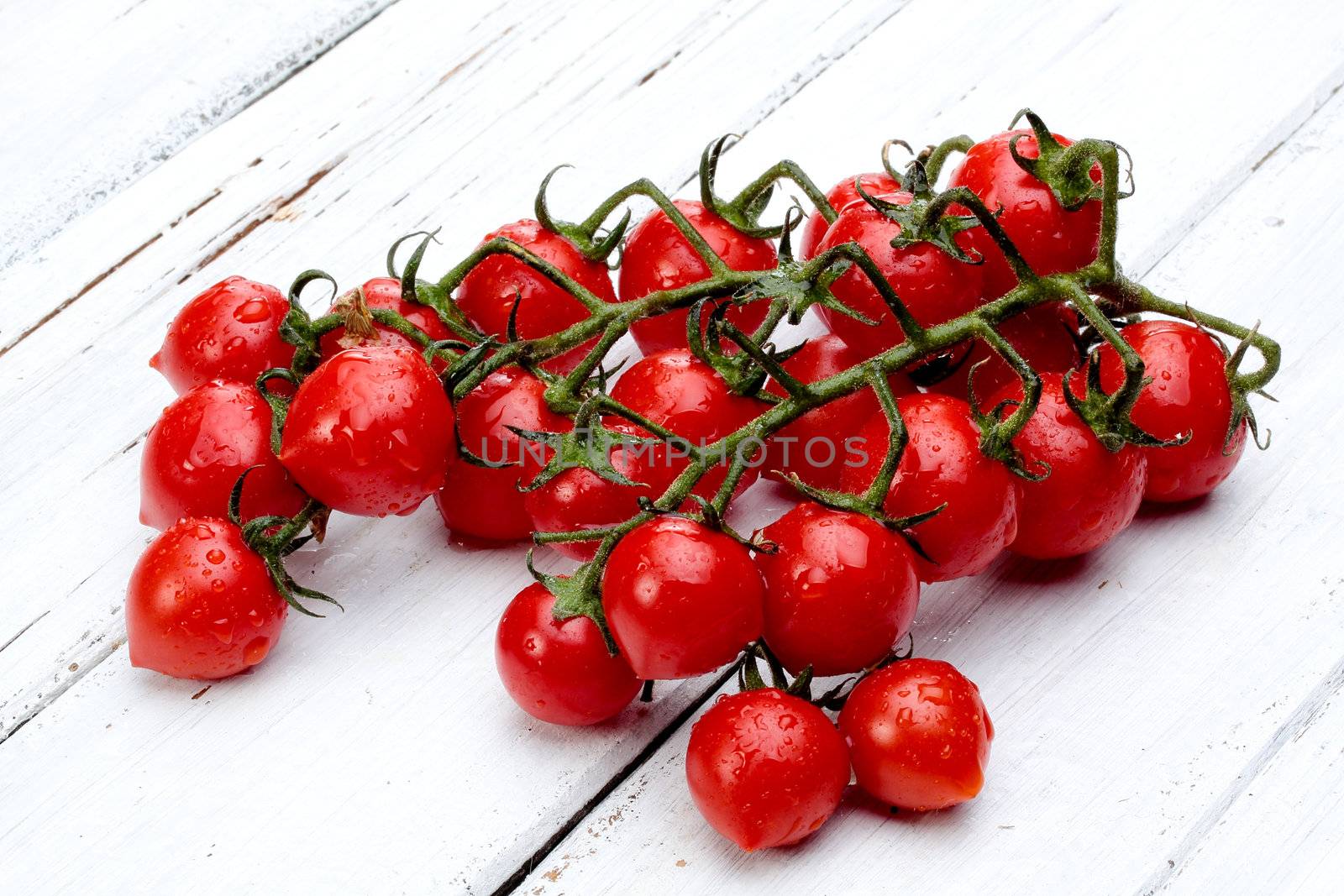 cherry tomatoes by maxg71