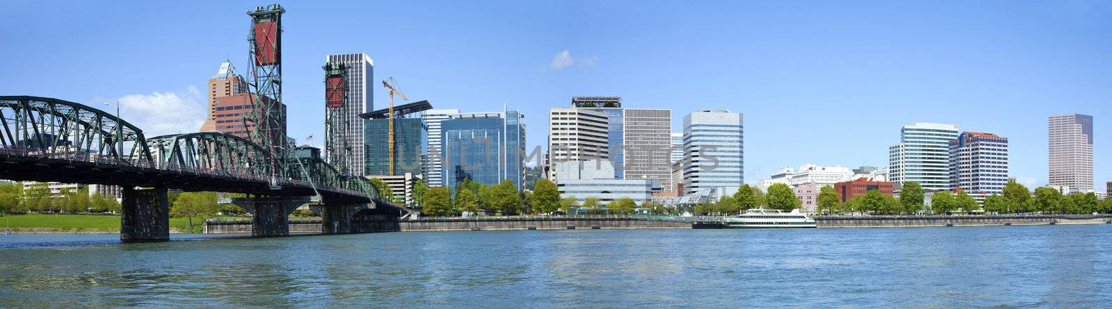 Portland Oregon skyline panorama & the Willamette river.