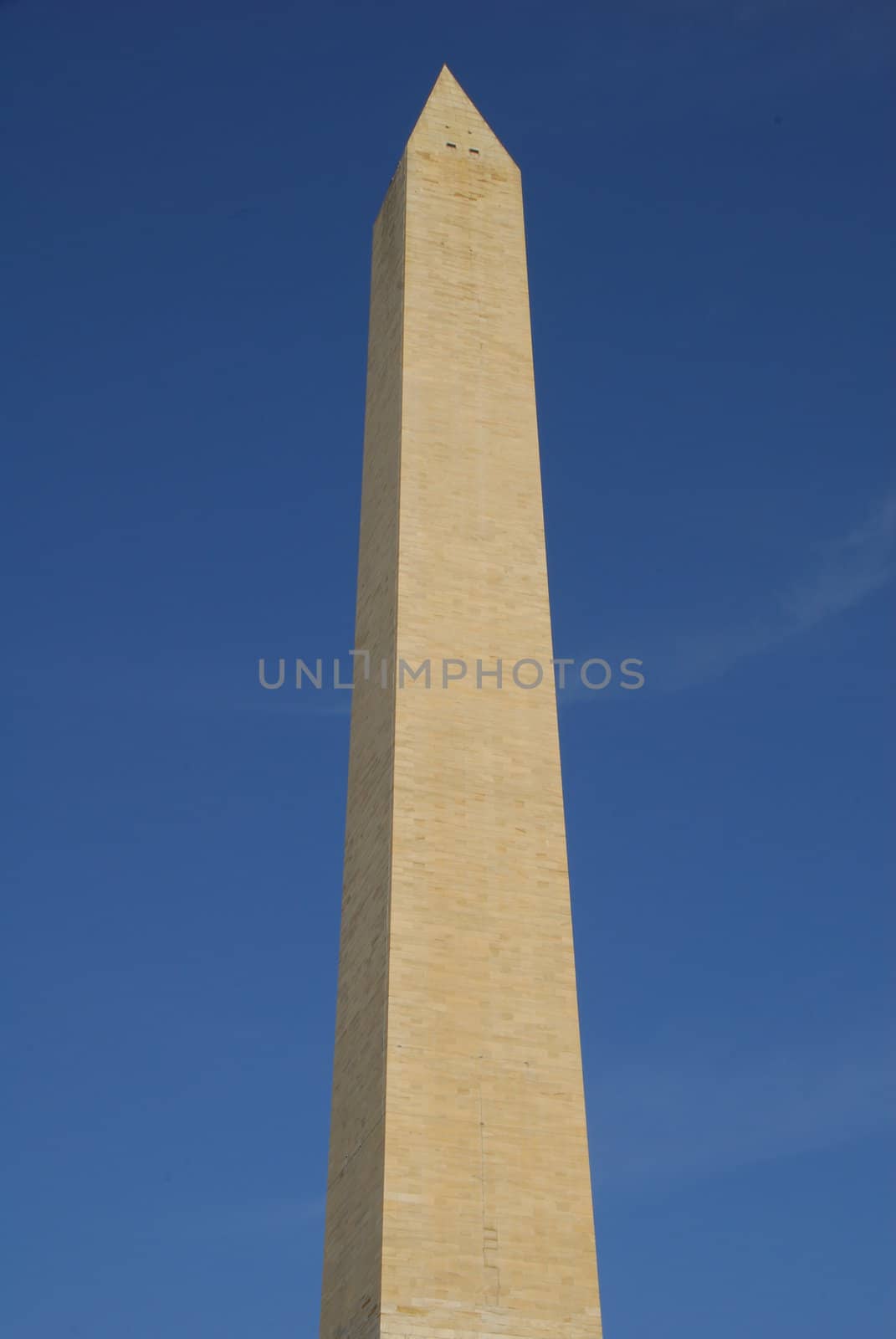 Tall prominent Washington Monument structure in Washington DC USA