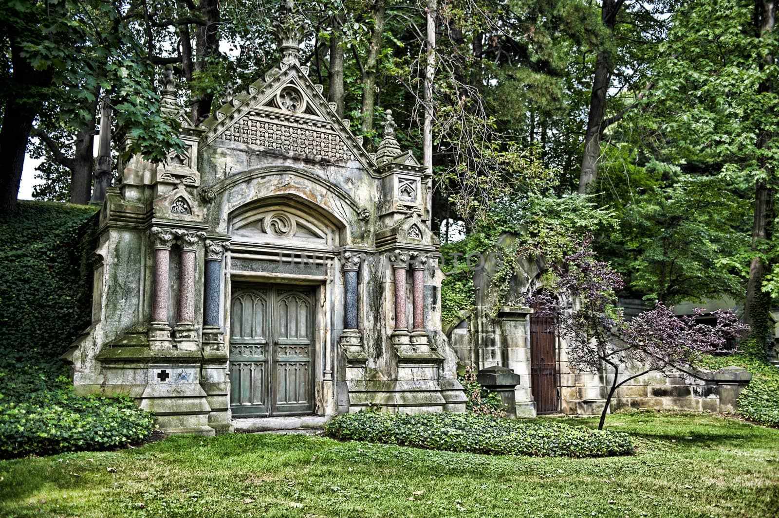 Image of a mausoleum in a cemetary