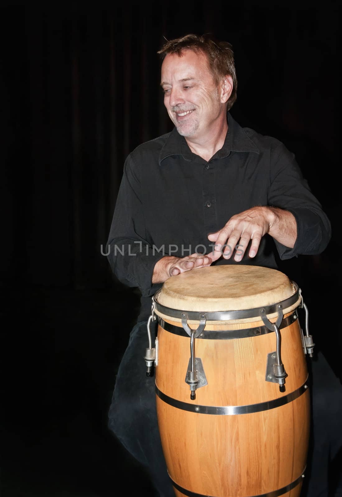 Live Percussionist by michelloiselle