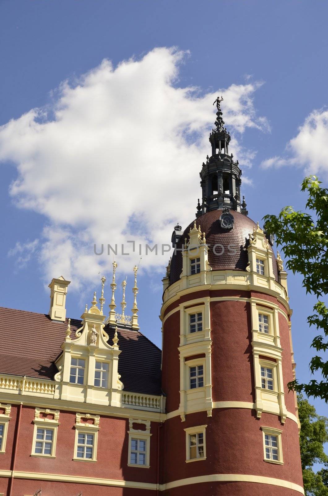 This beautiful castle surrounded by gardens in the English style of the 19th century was inspired by Prince Hermann Pueckler-Muskau. Muskauer Park is part of UNESCO World Heritage Site. It is located on both sides of the Neisse River which is the Polish and German border.