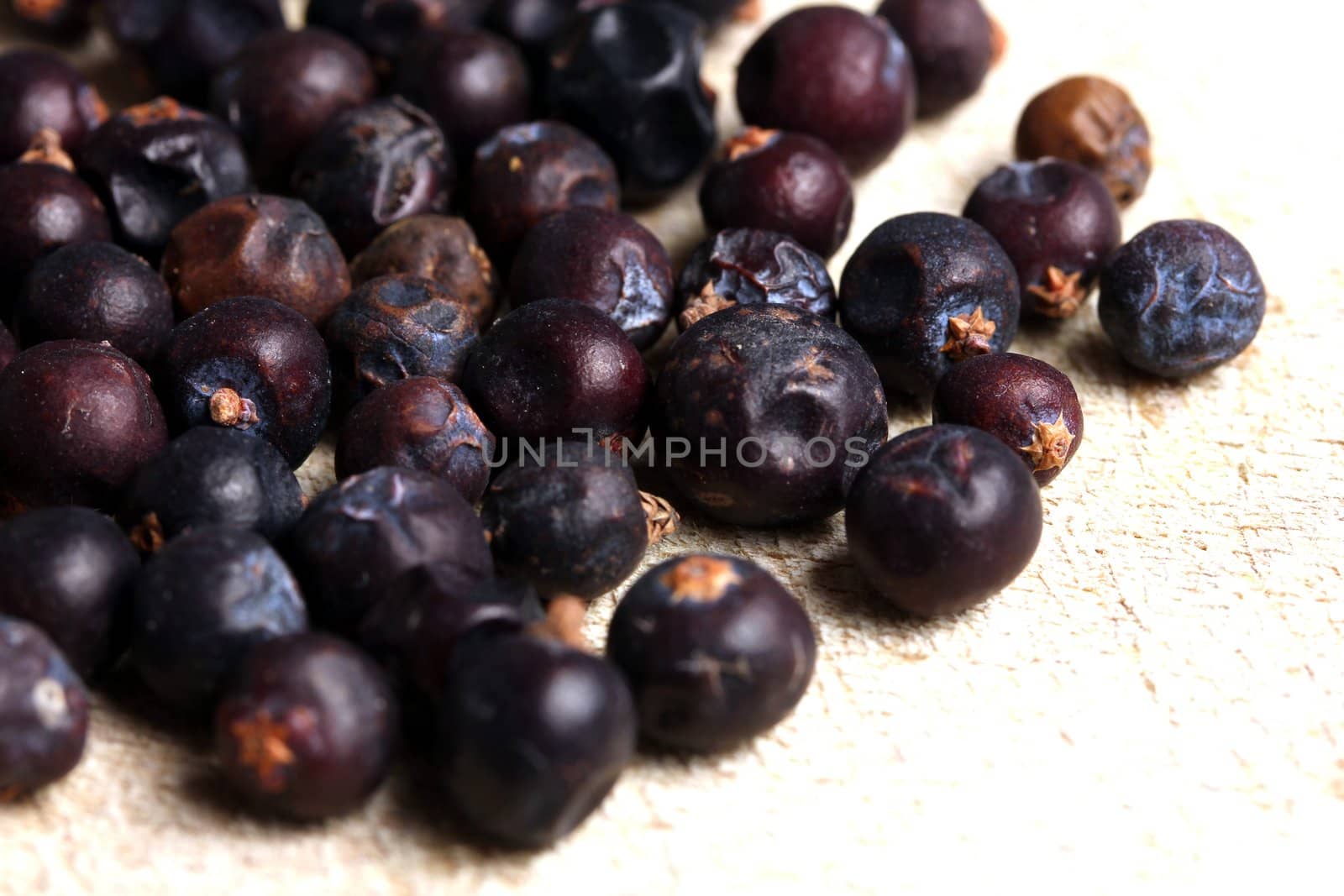 dried juniper berries by Teka77