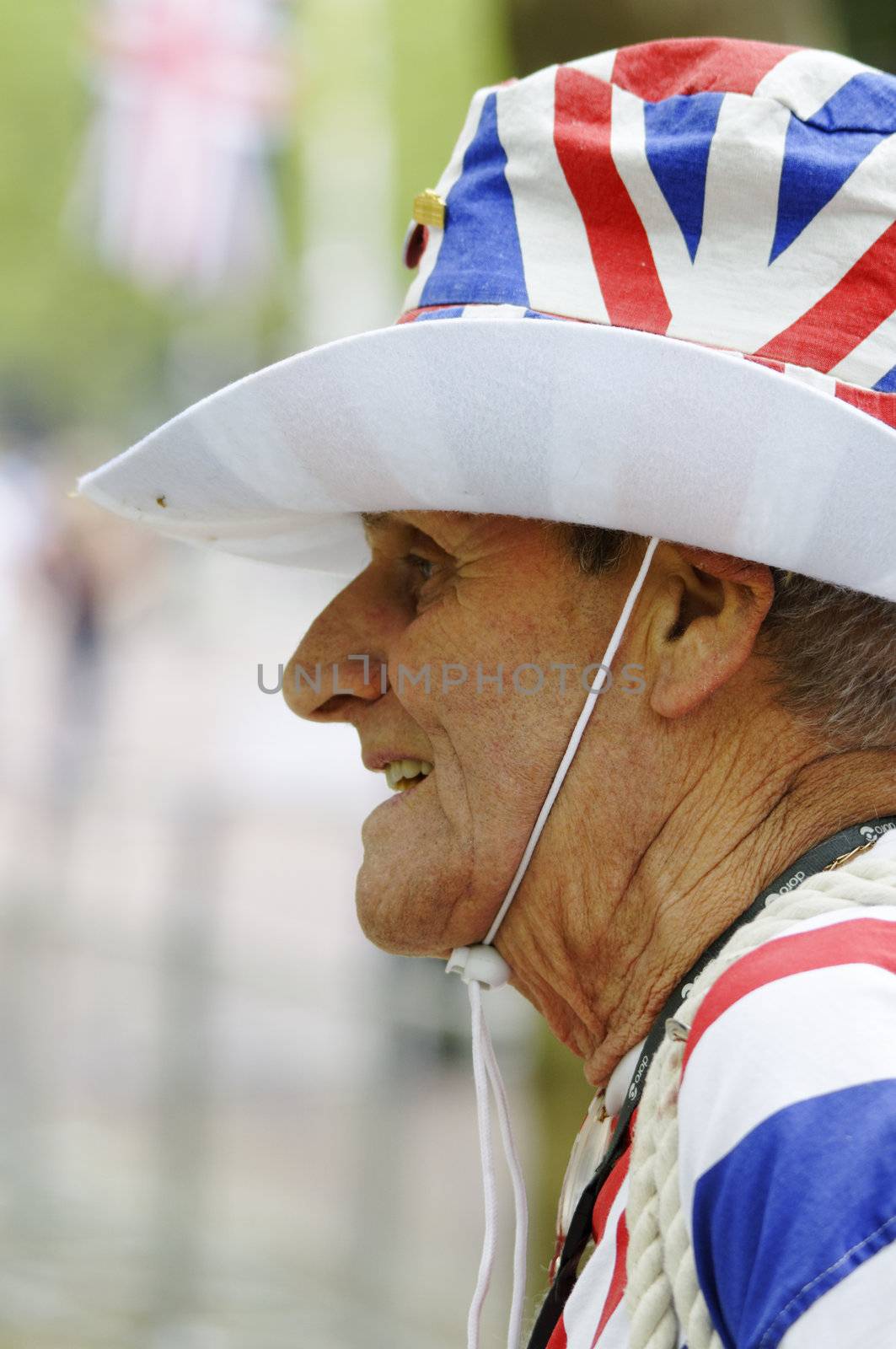 LONDON, UK, Friday 1 June 1, 2012. Preparation and decoration of the Mall and Buckingham Palace for the Queen's Diamond Jubilee main celebrations which will be held during the Central Weekend from June 2 to June 5, 2012.