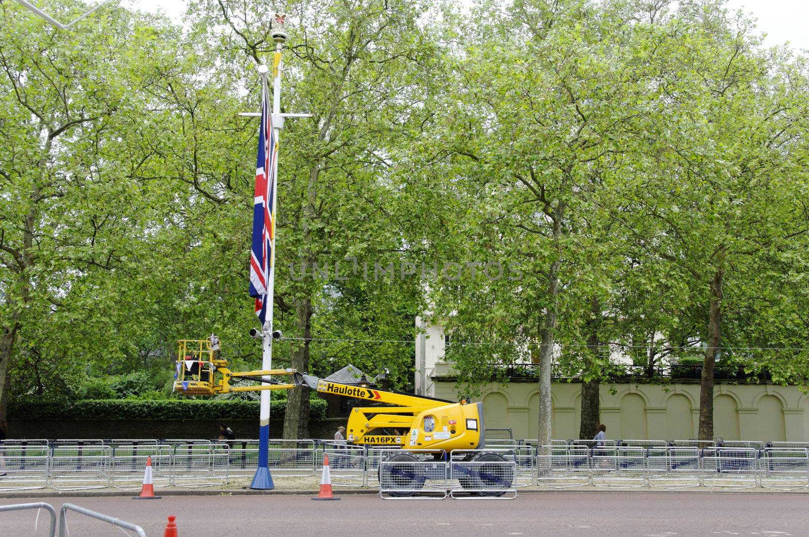 LONDON, UK, Friday 1 June 1, 2012. Preparation and decoration of the Mall and Buckingham Palace for the Queen's Diamond Jubilee main celebrations which will be held during the Central Weekend from June 2 to June 5, 2012.