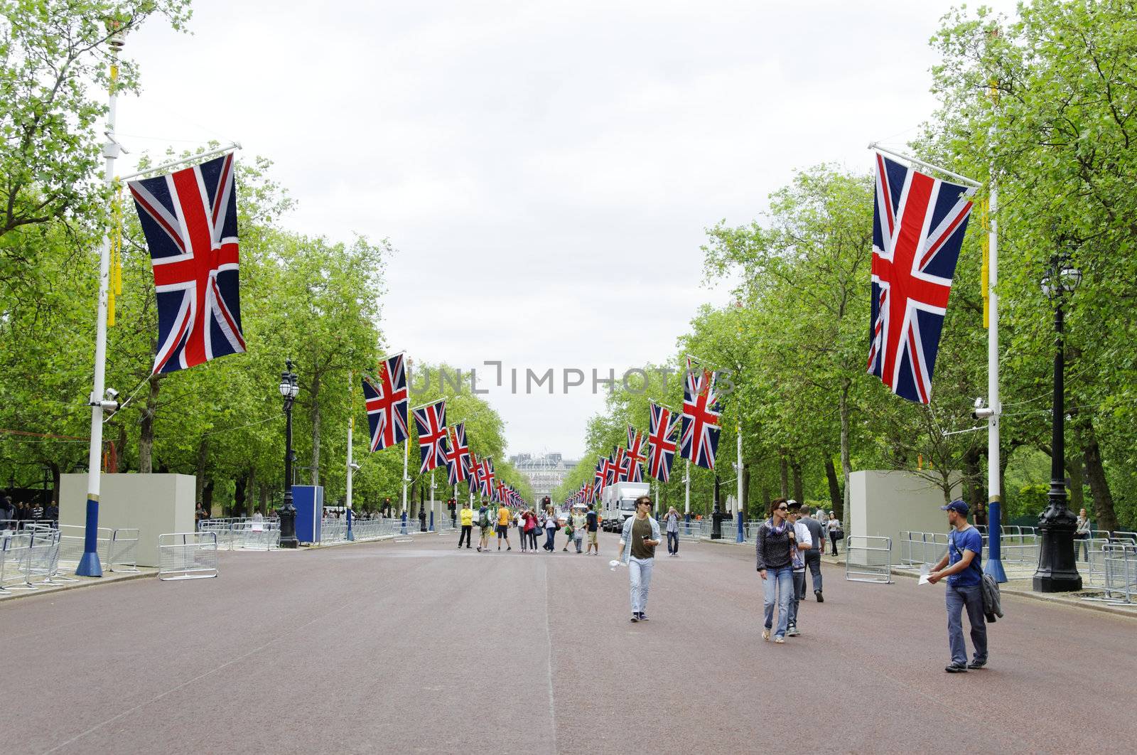 LONDON, UK, Friday 1 June 1, 2012. Preparation and decoration of the Mall and Buckingham Palace for the Queen's Diamond Jubilee main celebrations which will be held during the Central Weekend from June 2 to June 5, 2012.