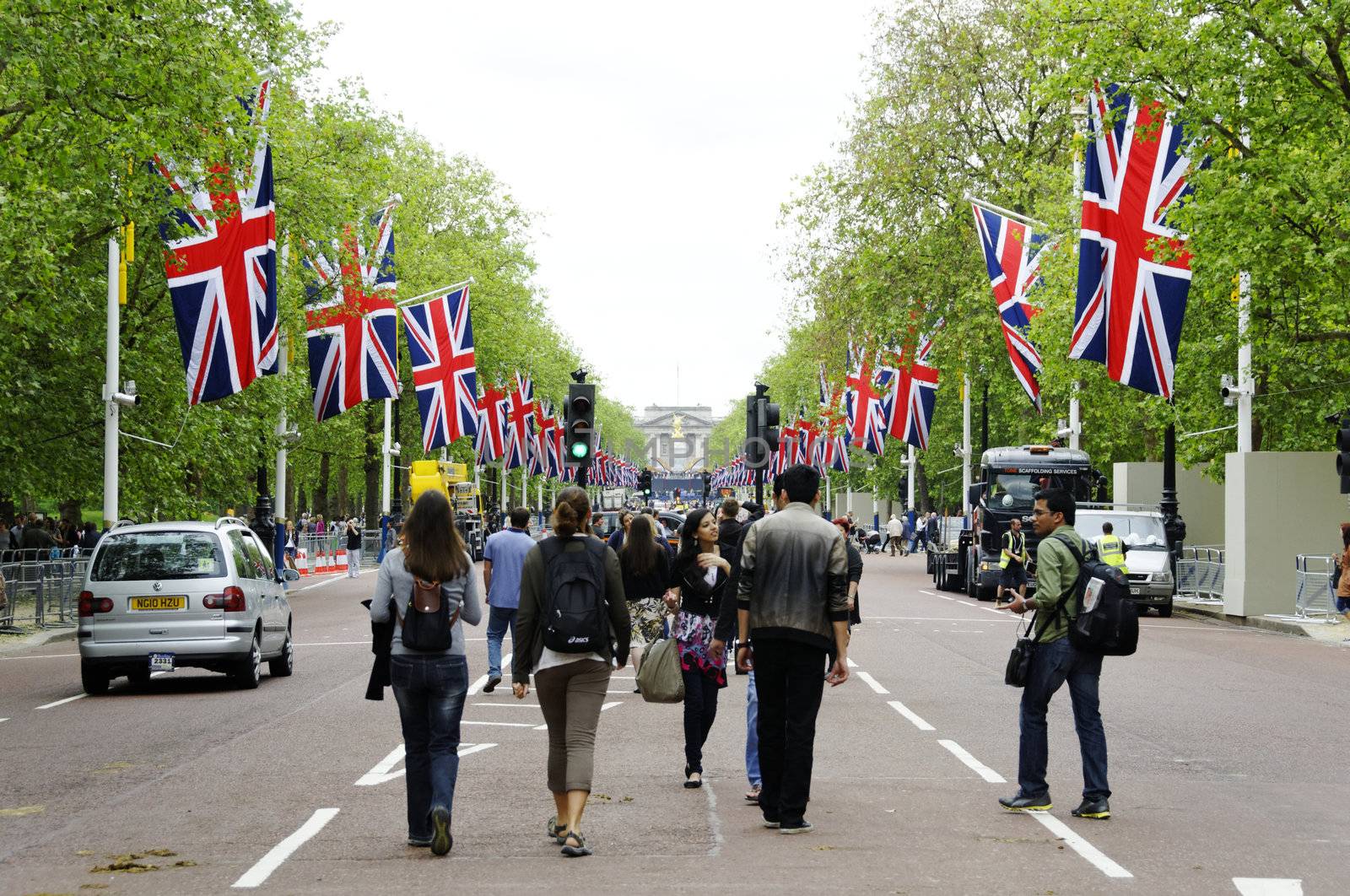 LONDON, UK, Friday 1 June 1, 2012. Preparation and decoration of the Mall and Buckingham Palace for the Queen's Diamond Jubilee main celebrations which will be held during the Central Weekend from June 2 to June 5, 2012.