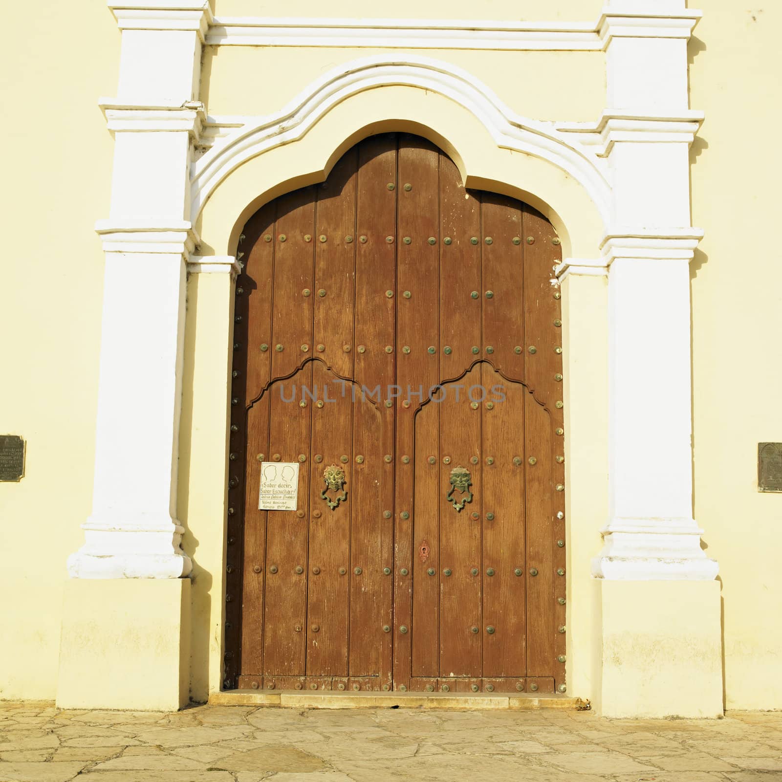 detail of San Juan Bautista de Remedios's Church, Parque Marti,  by phbcz