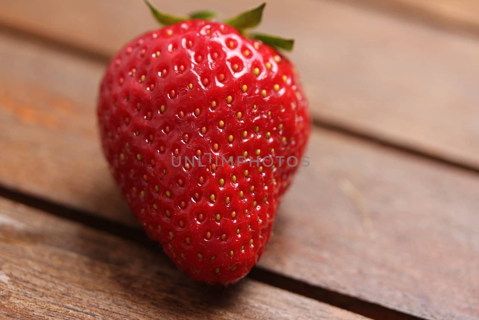 a fresh strawberry by Teka77