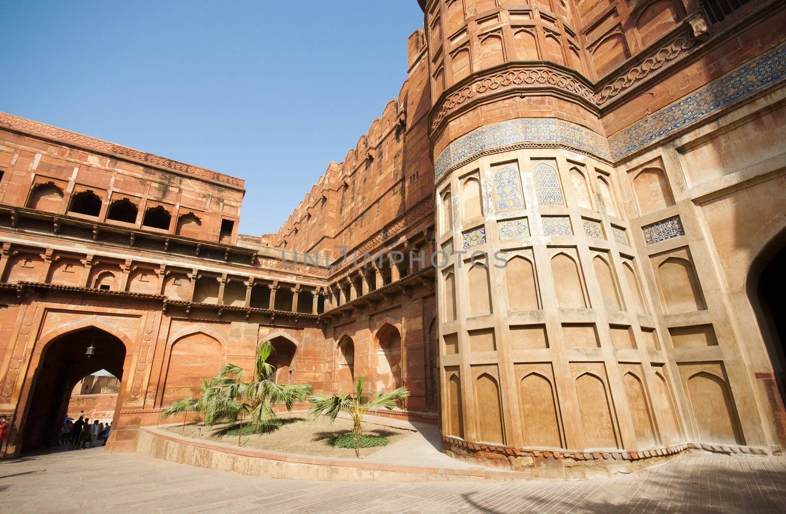 Agra Fort in India by johnnychaos