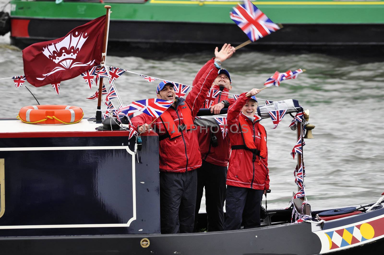 The Thames Diamond Jubilee Pageant by dutourdumonde