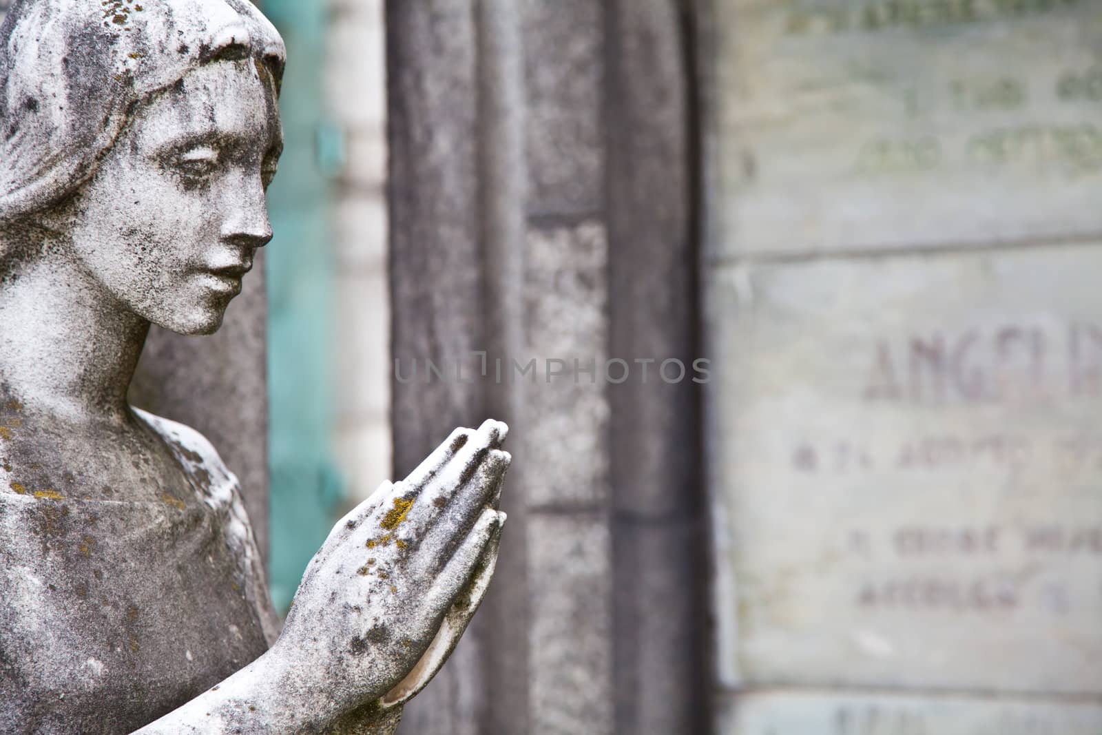 Collection of the most beautiful and moving architectures examples in European cemetaries