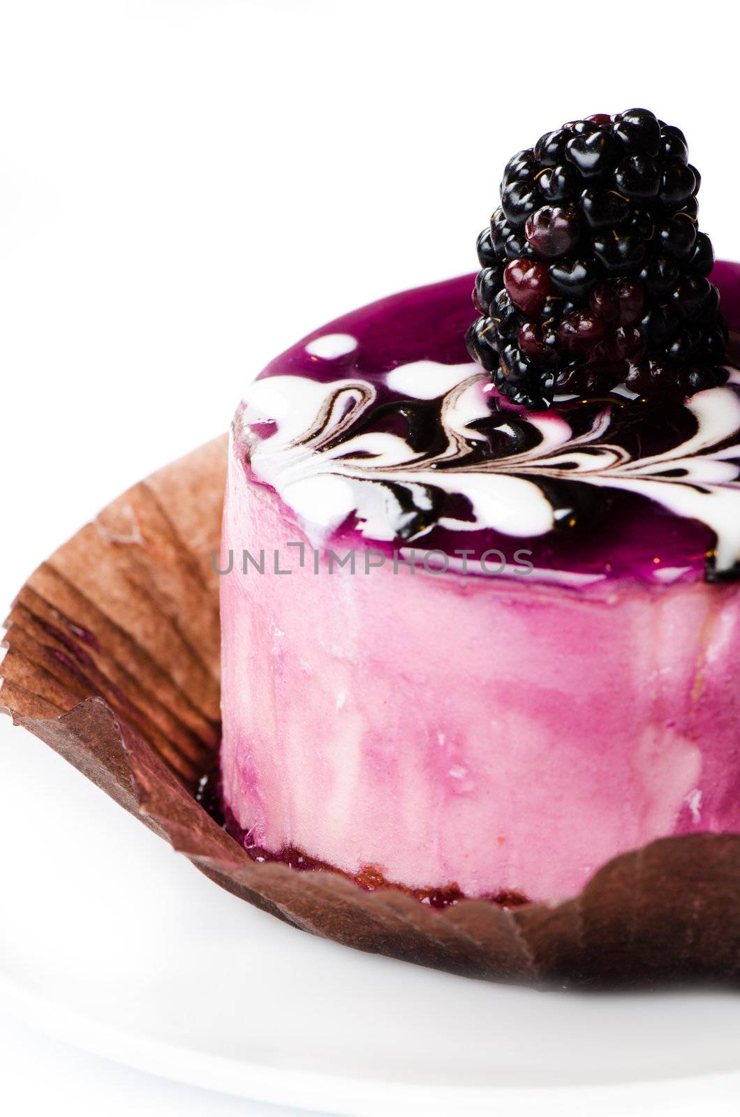 Cake with blackberry  by Nanisimova