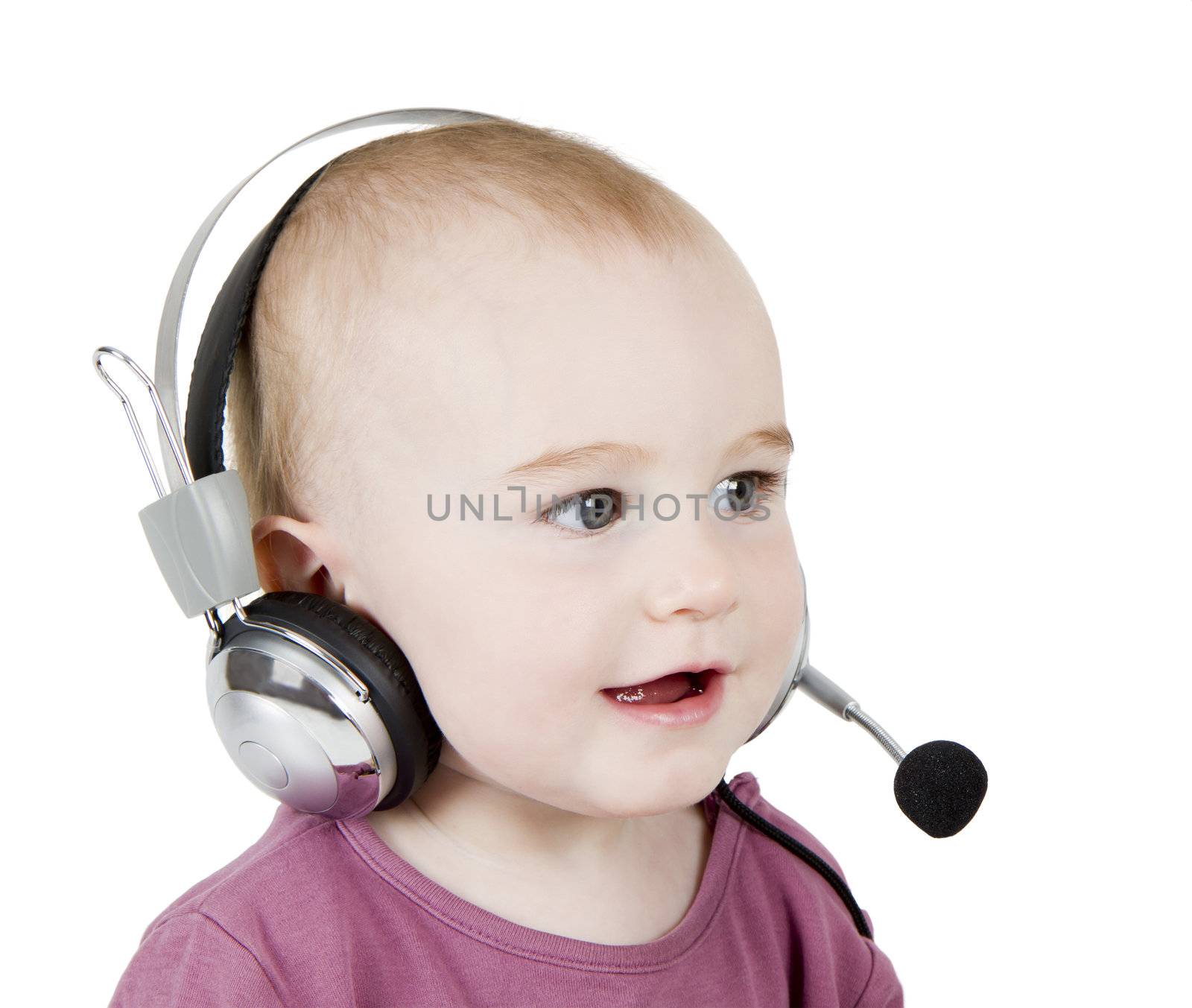 young child with headset by gewoldi