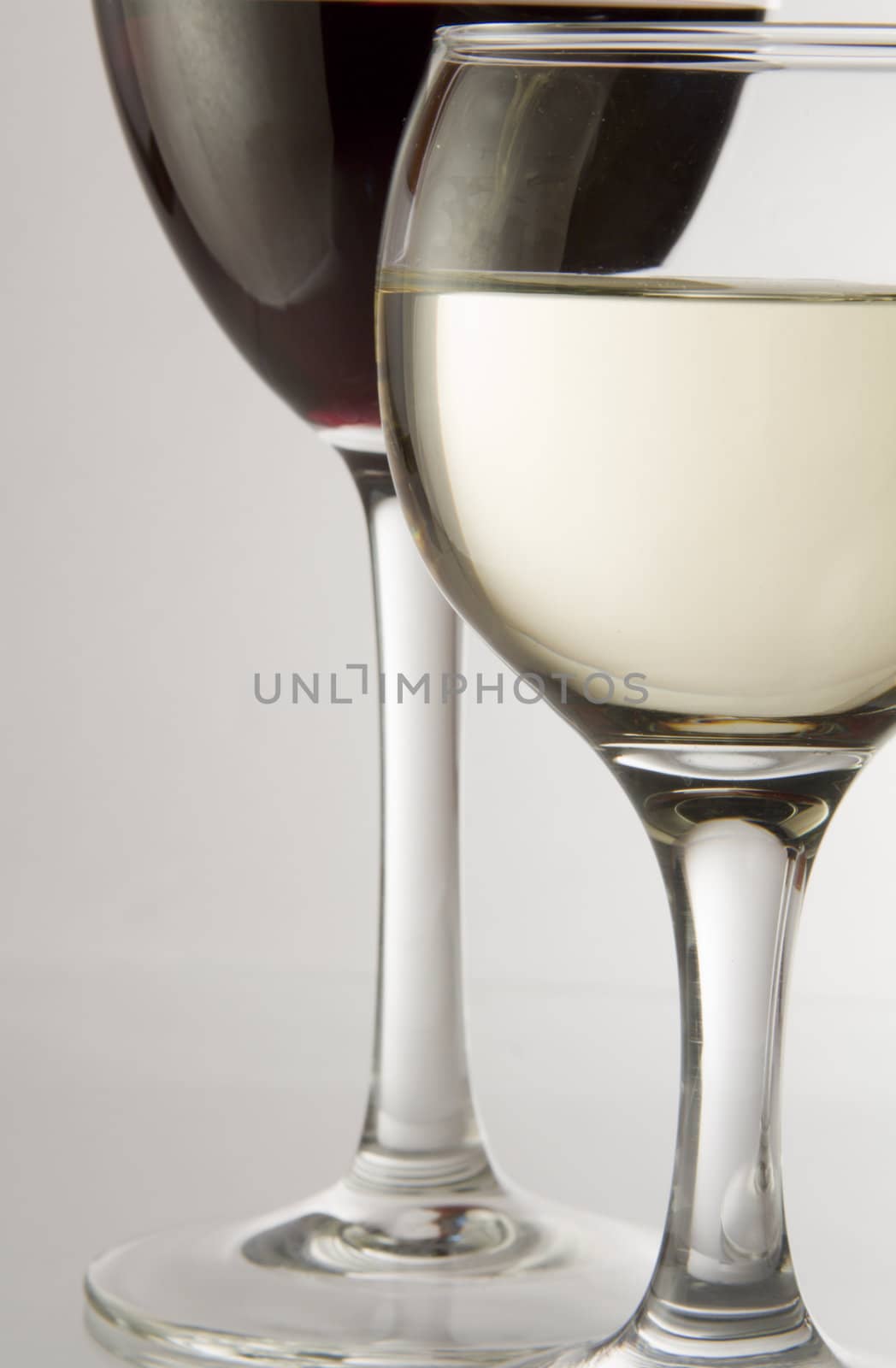 Red and White Wine by smoki