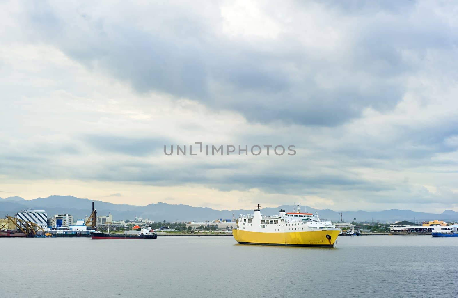 Cebu harbor by joyfull