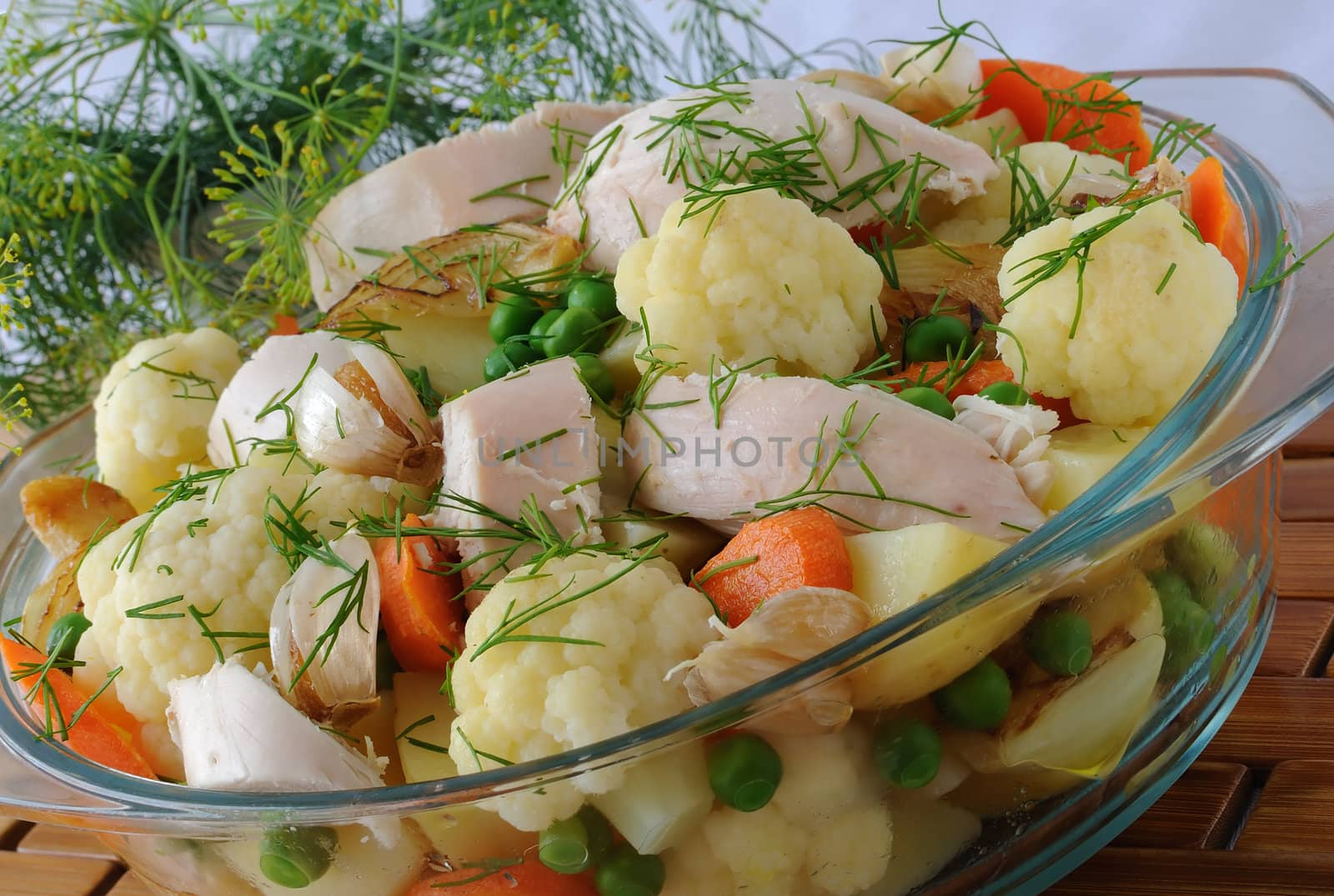 Boiled vegetables with chicken by Apolonia