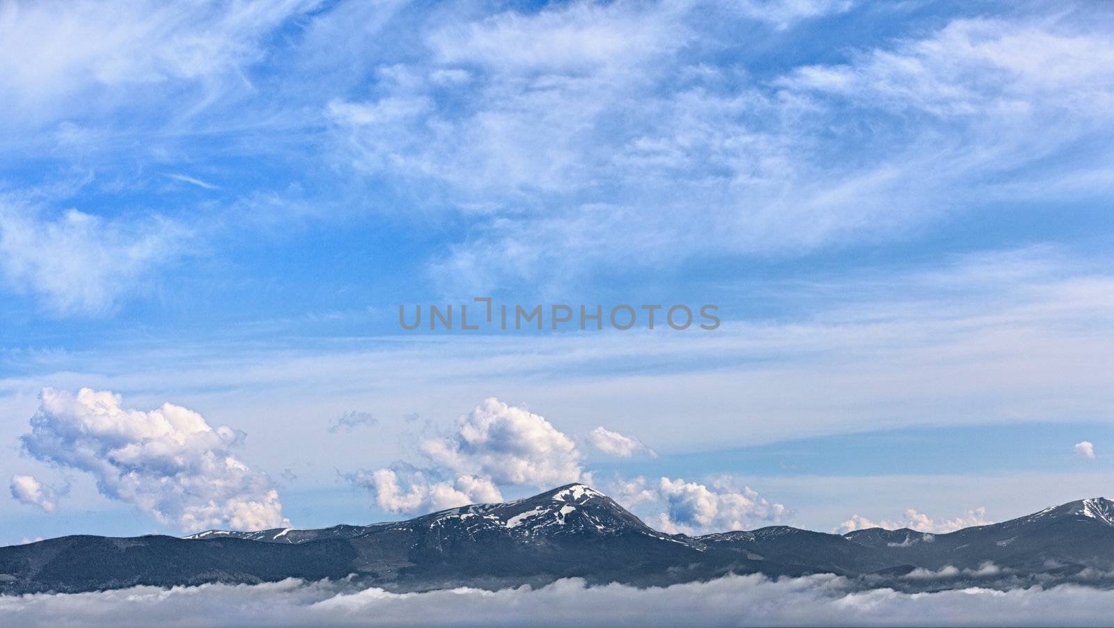 A mountain panorama - Carpathians by pzaxe