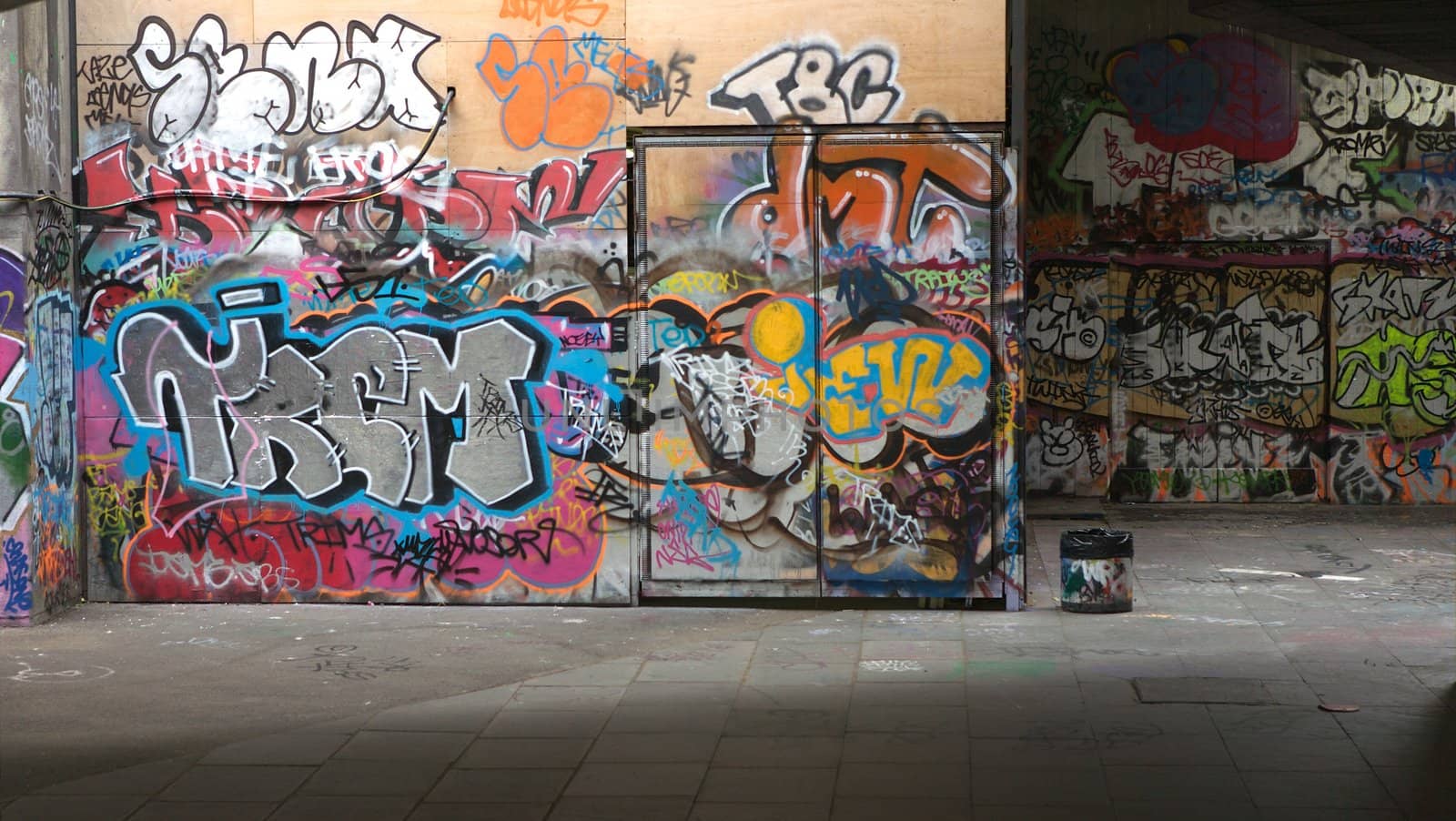 Graffiti design, Urban alley
