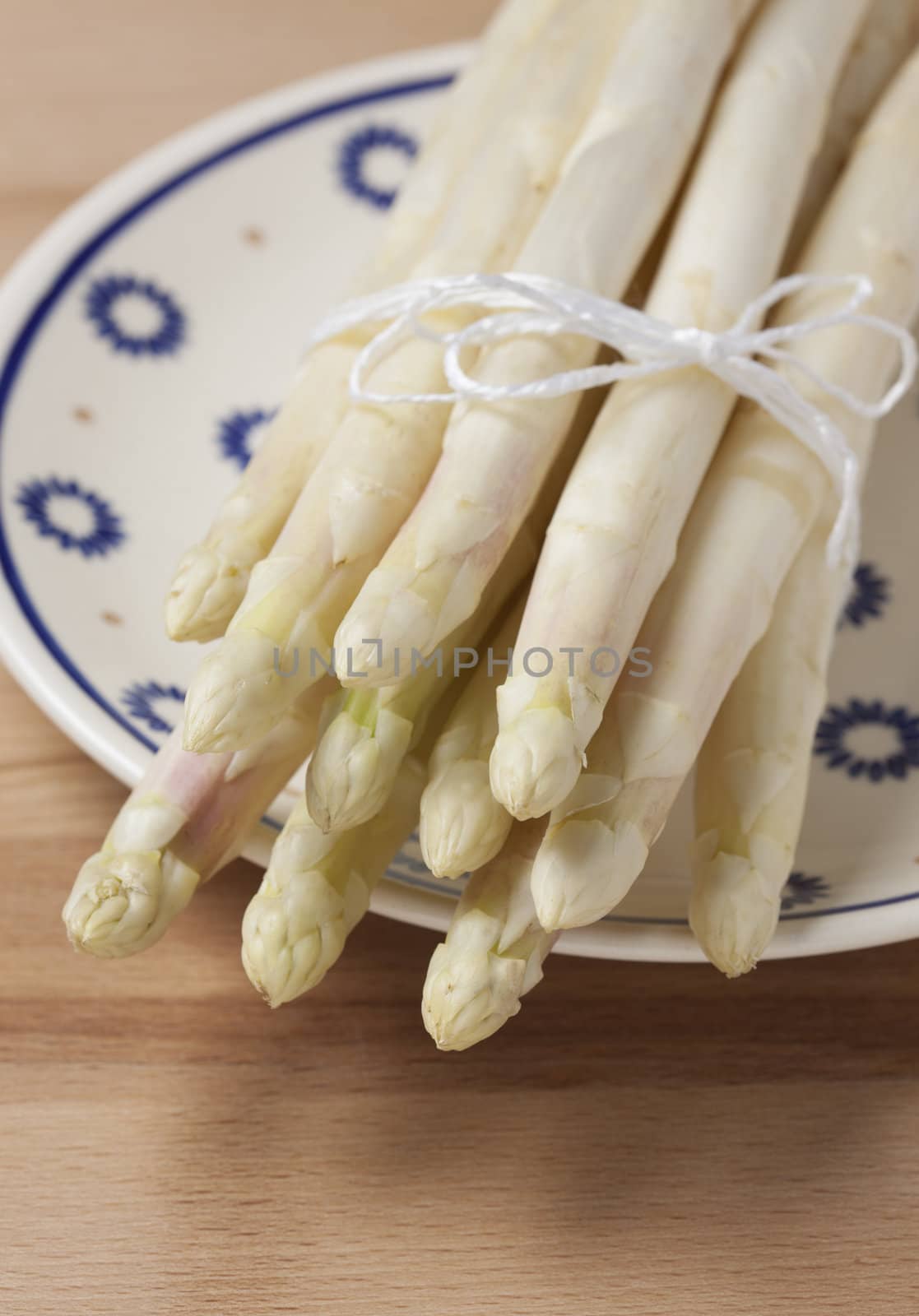 White Asparagus by biitli