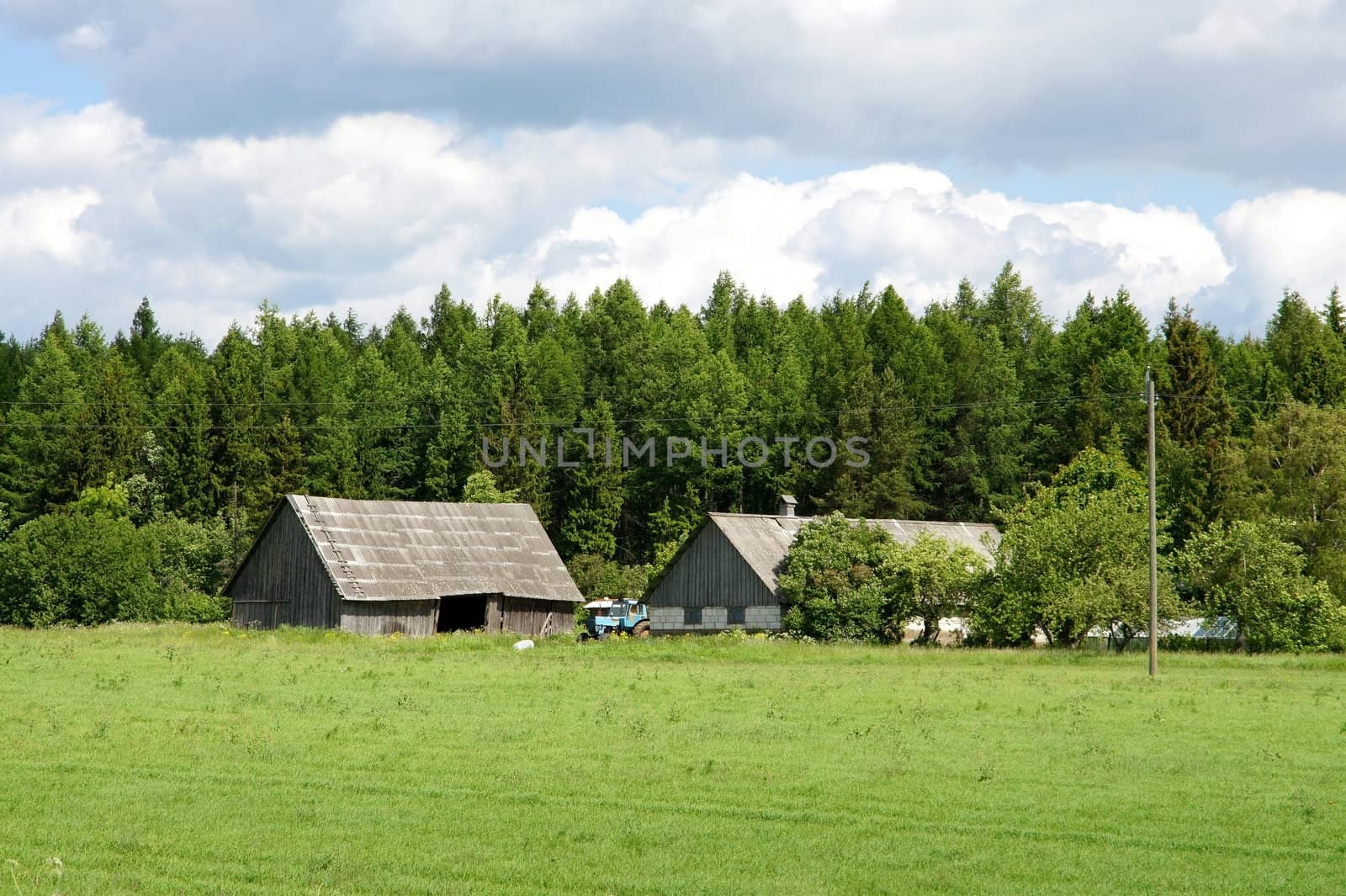 The house and field by andrei_kolyvanov