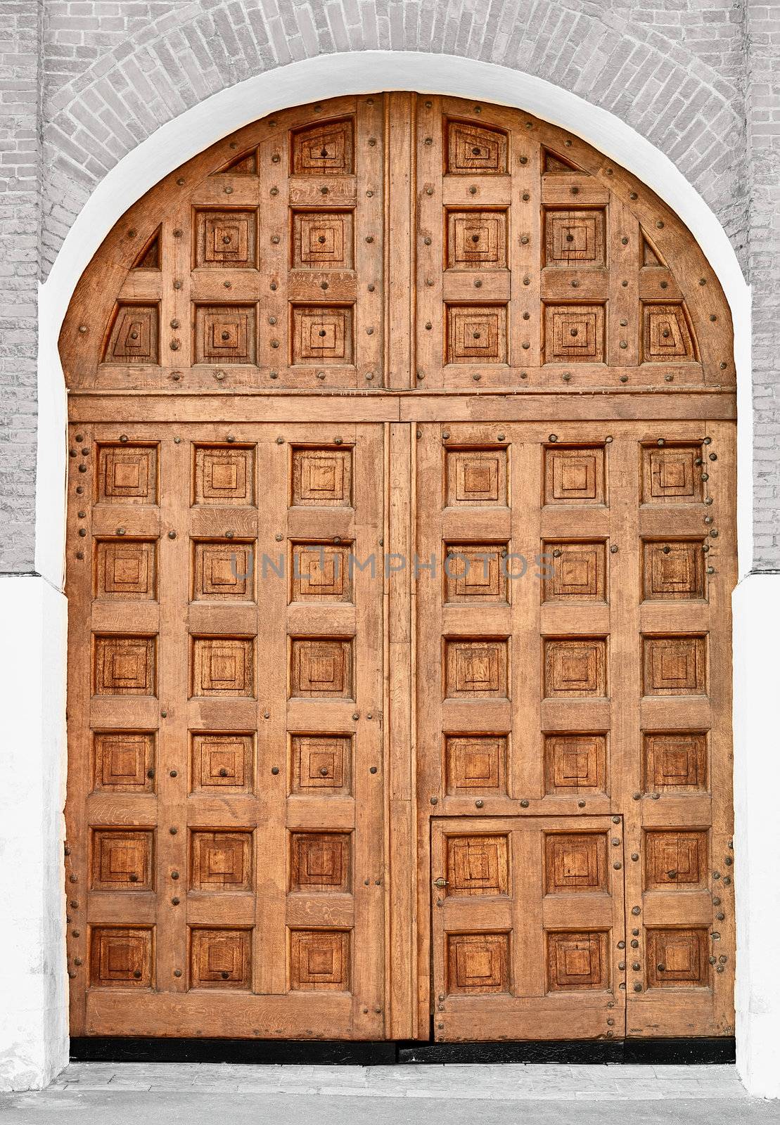 The huge old wooden gate - the Moscow Kremlin, Russia.