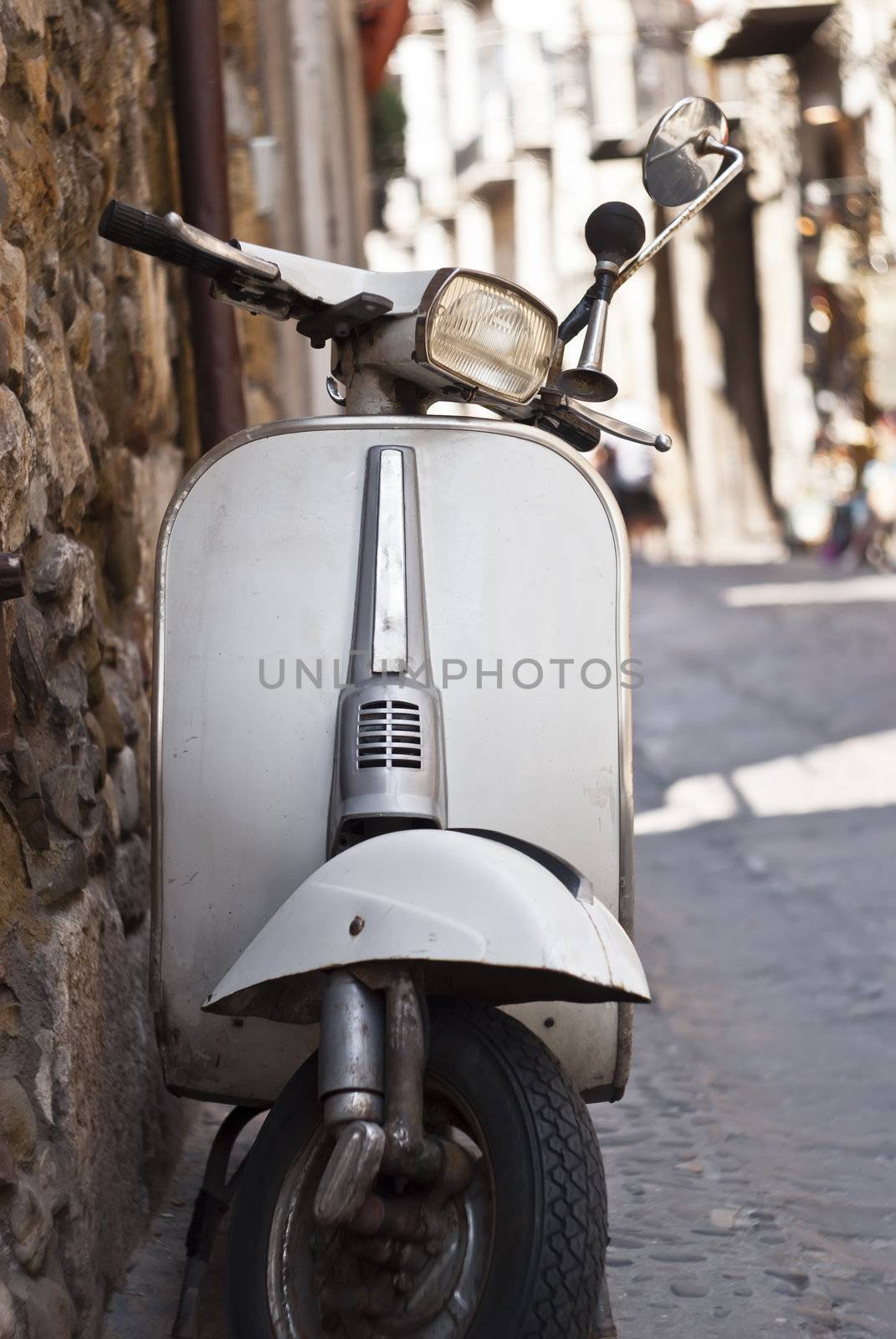 old white vespa by gandolfocannatella