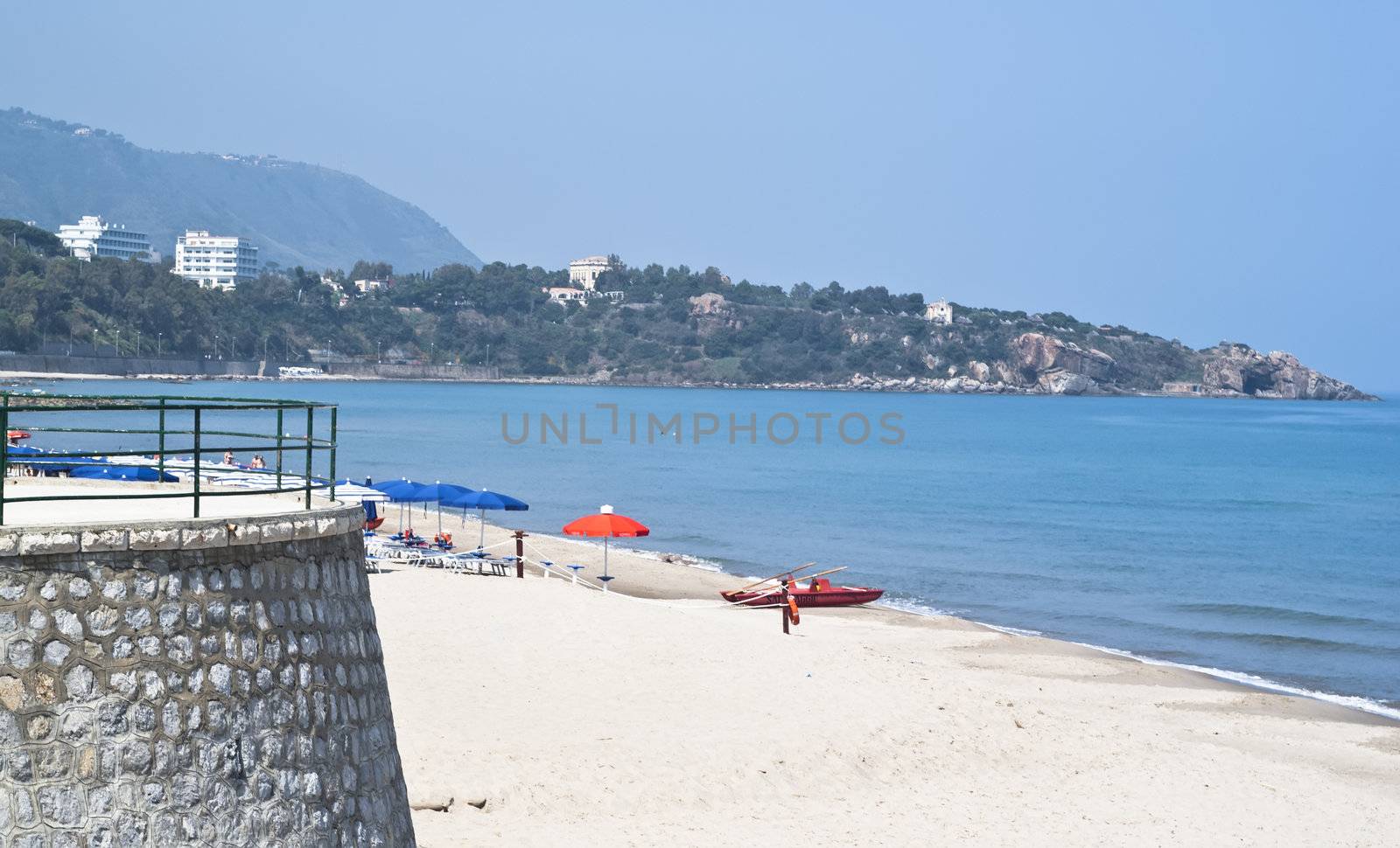 Beach of Cefalù by gandolfocannatella