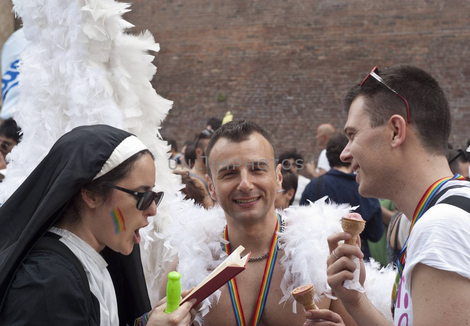 Participants at gay pride 2012 of Bologna by gandolfocannatella
