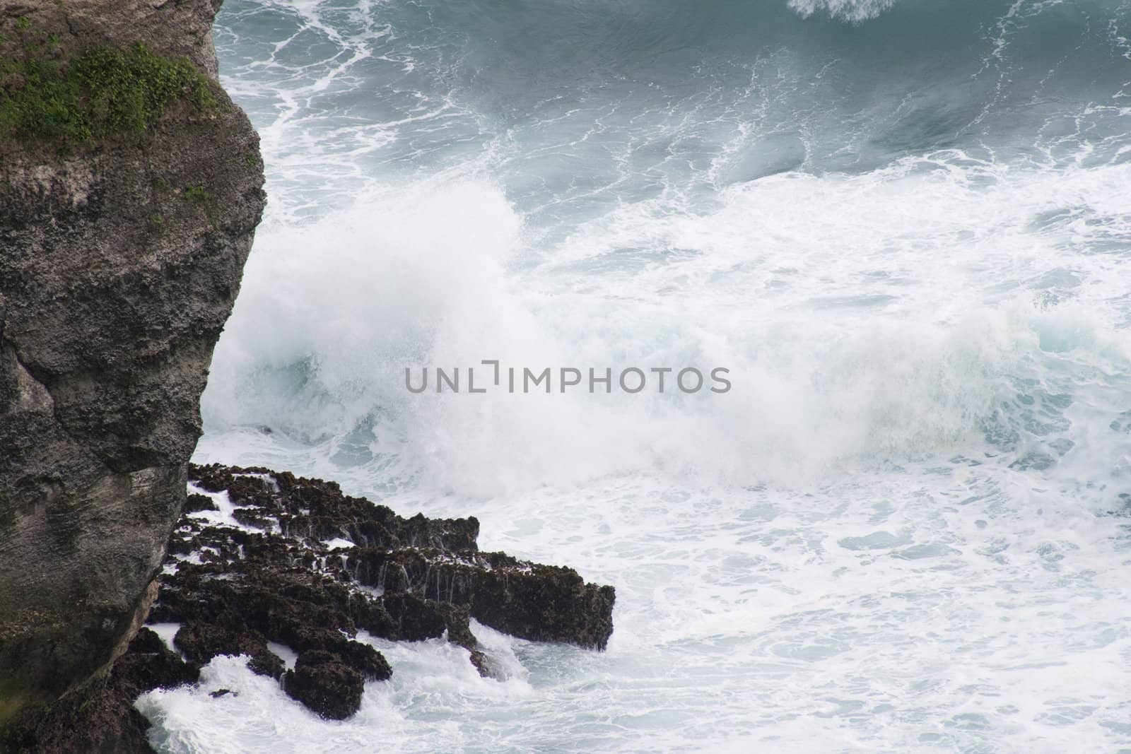 Beautiful wave view at Uluwatu, Bali