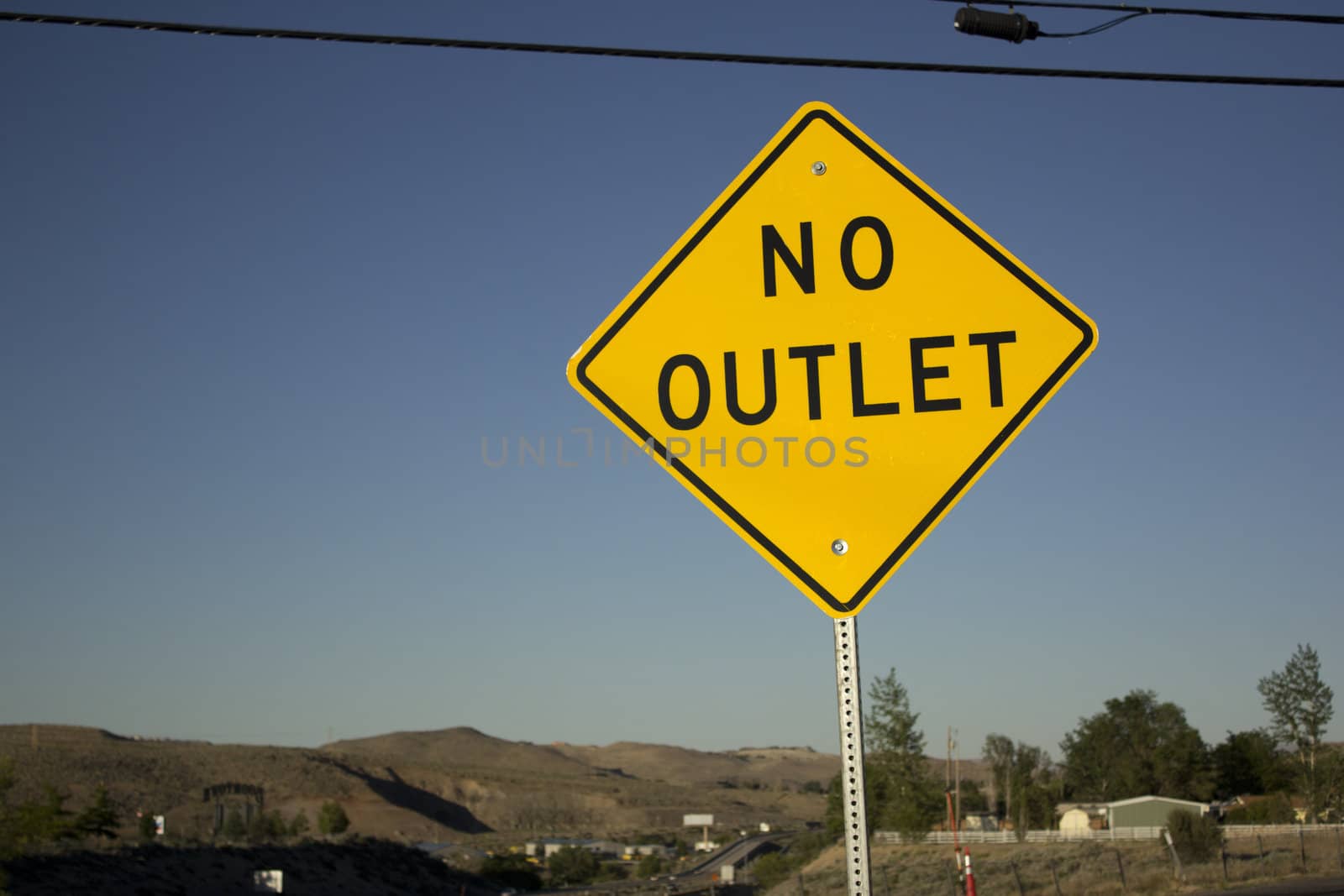 Yellow no outlet sign by jeremywhat