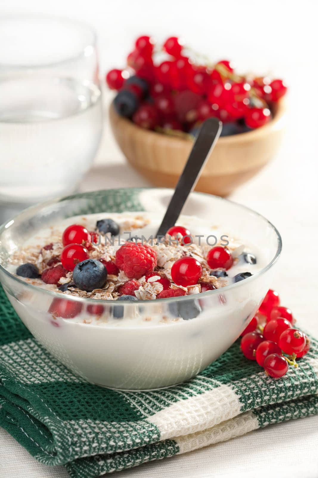 yoghurt with cereal and wild berries
