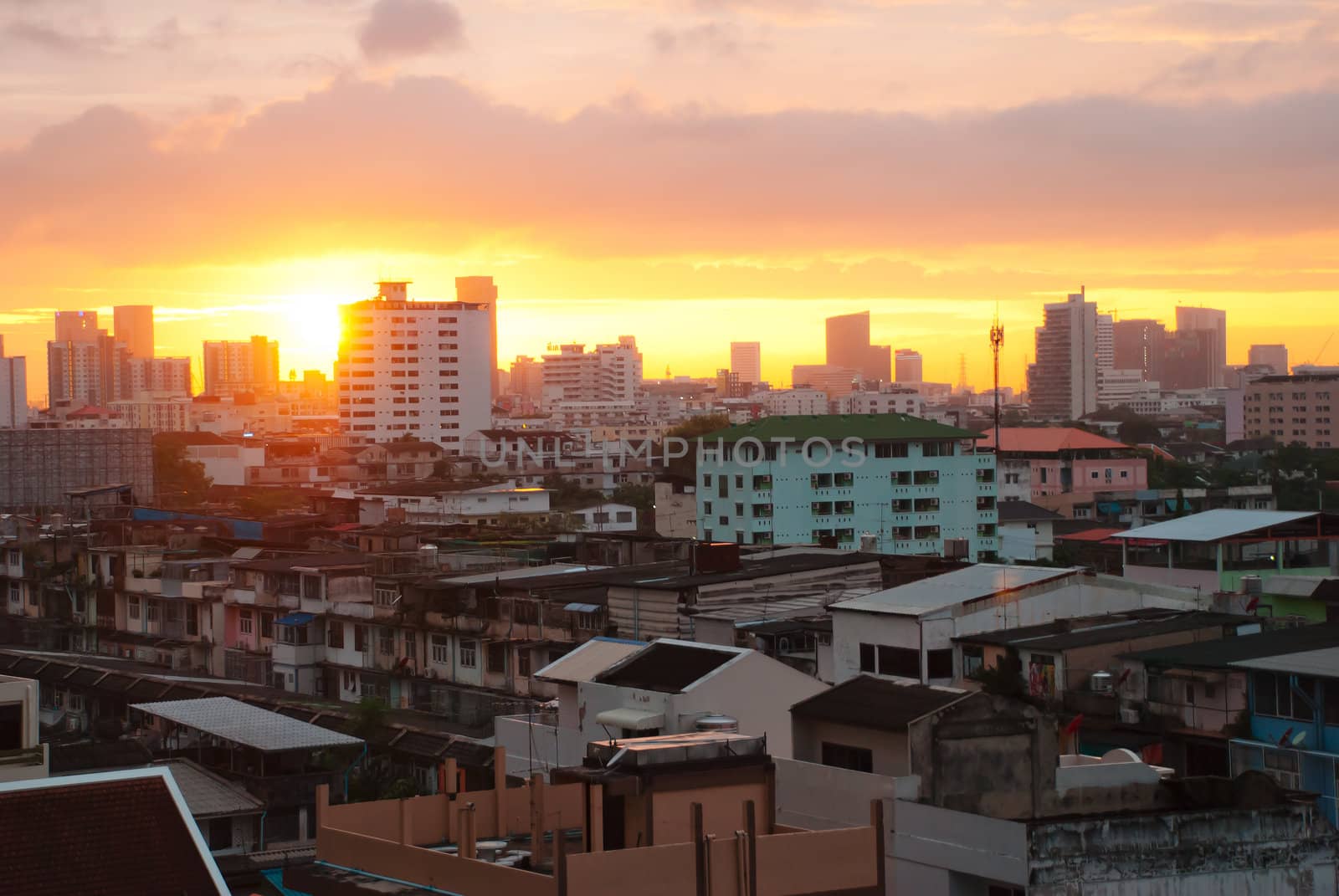 Bangkok skyline in sunset,Thailand







Bangkok skyline in sunset
