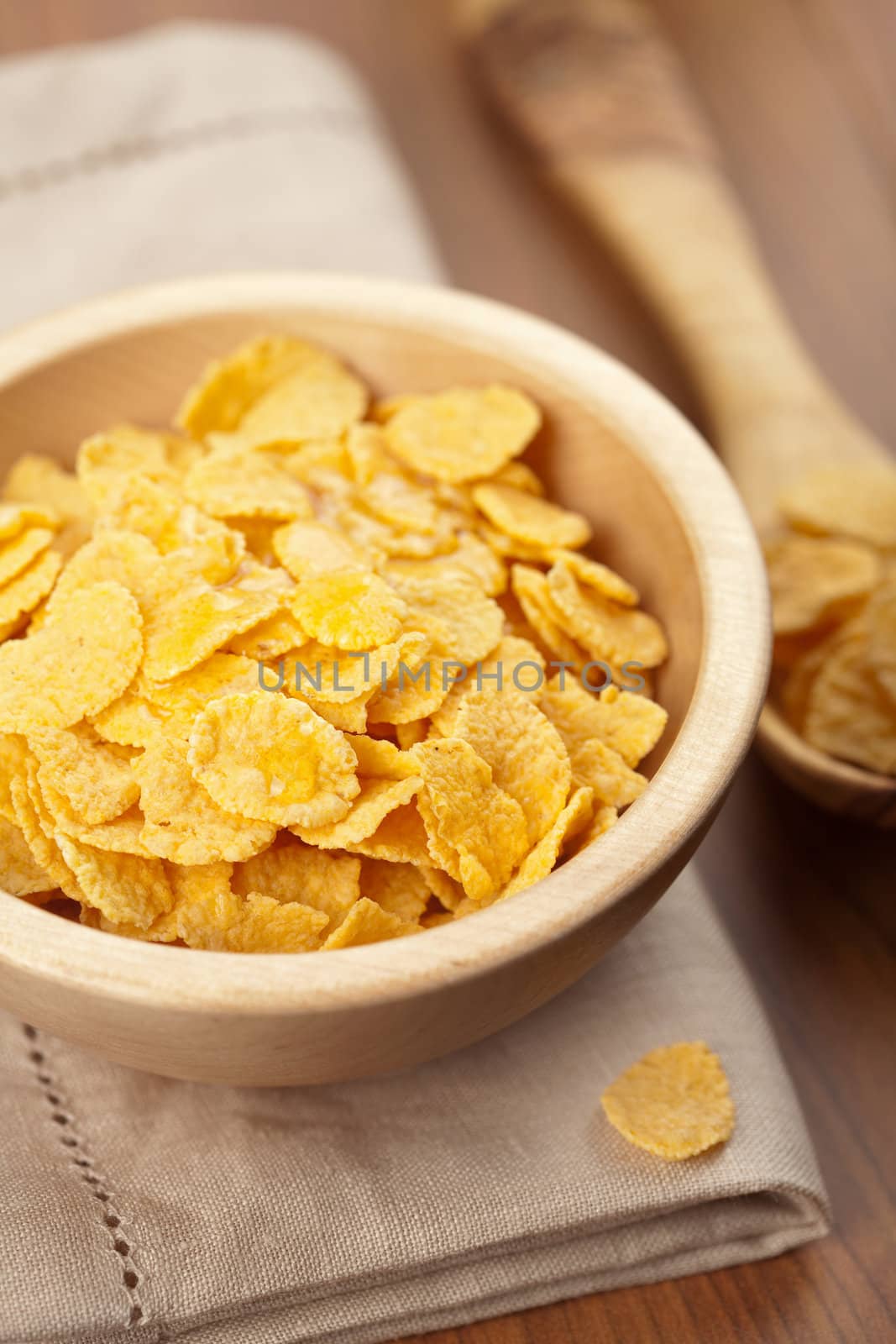 cornflakes in bowl