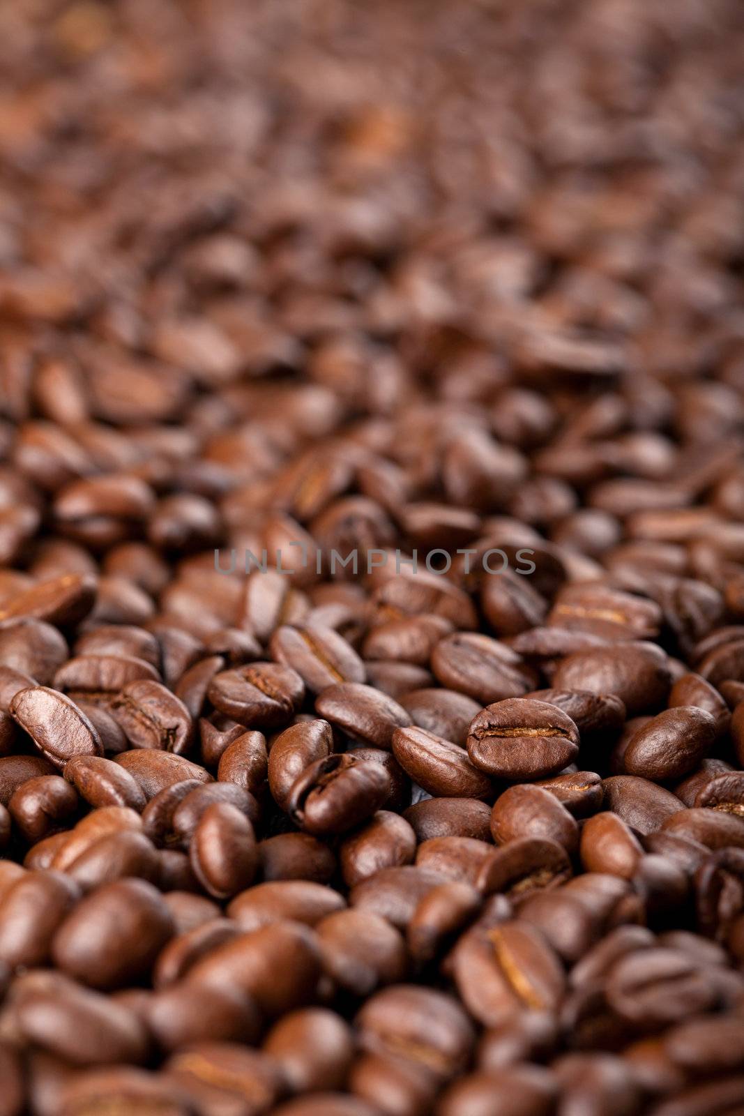 roasted coffee beans background 